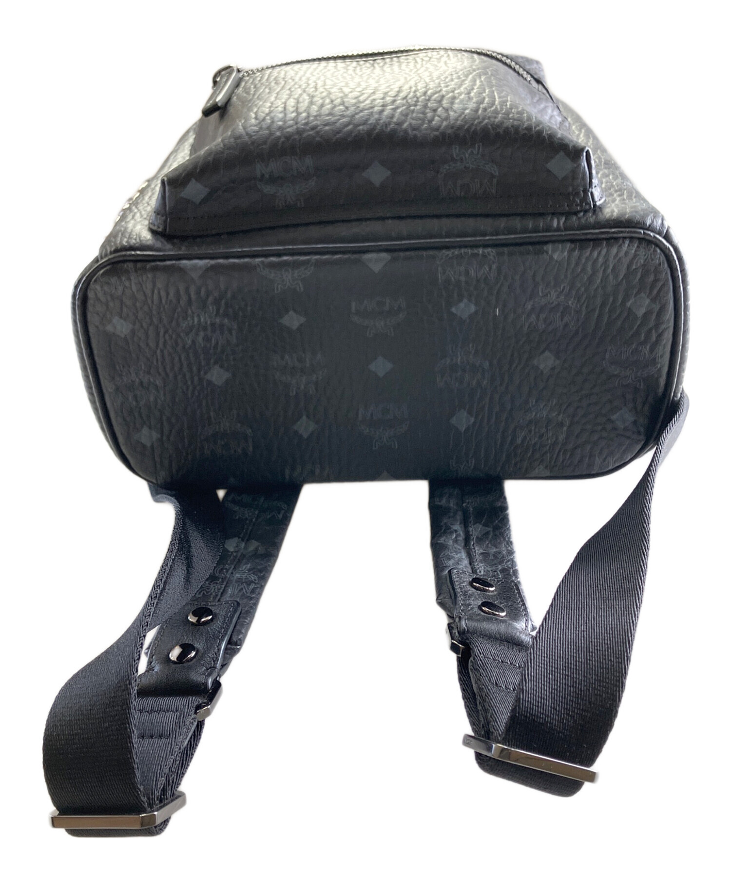 中古・古着通販】MCM (エムシーエム) スタッズリュック ブラック