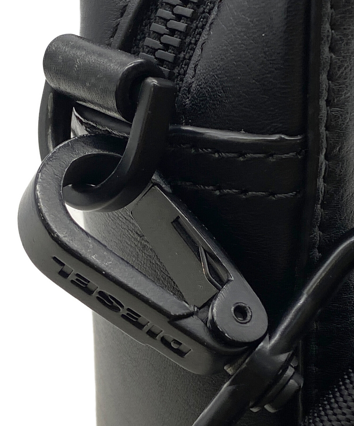 ディーゼル　ボディバッグ　ショルダー　レザー　エンボス　Dロゴ　黒 楽天市場】DIESEL ディーゼル ポシェットエンボスDロゴブラック