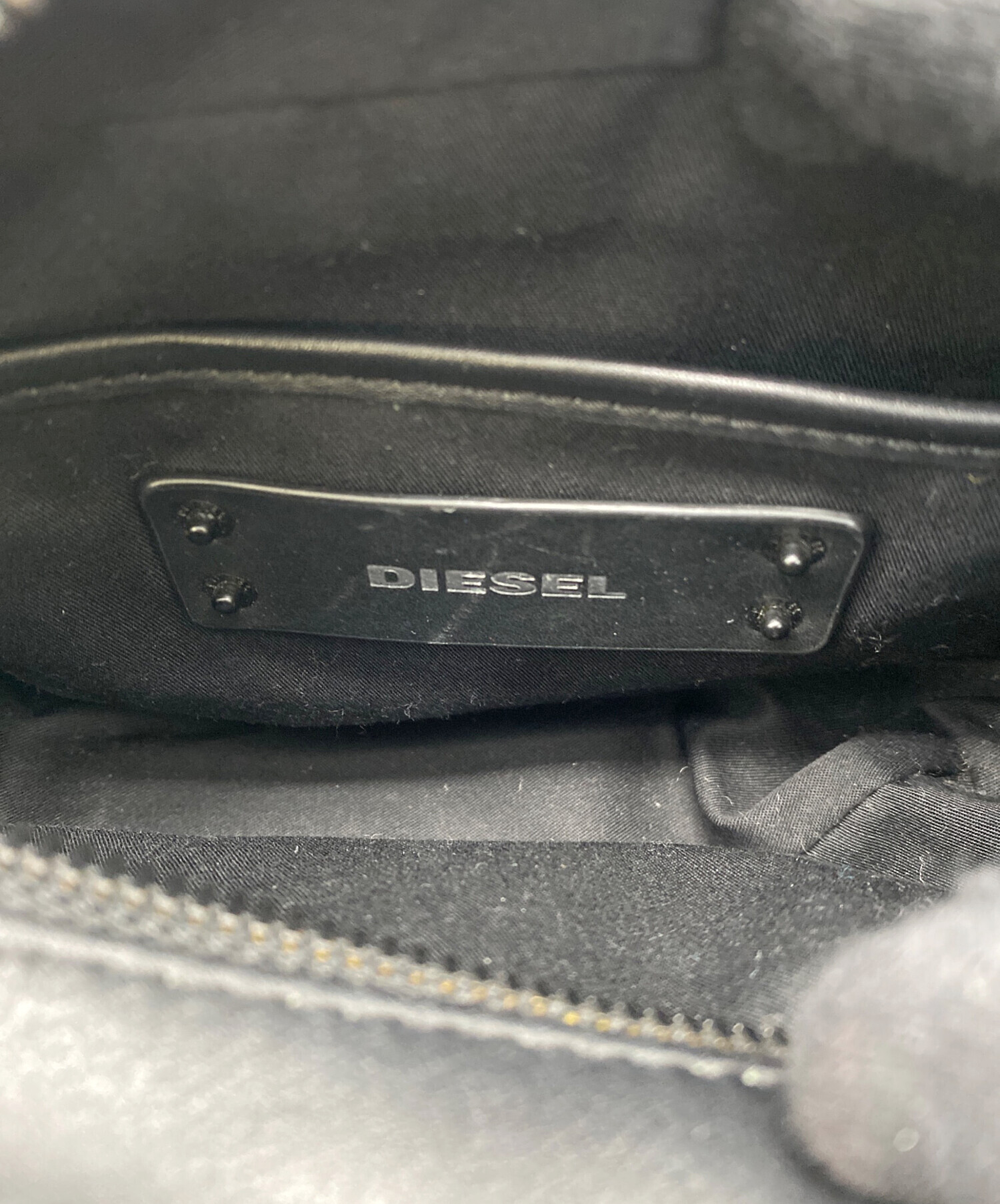 中古・古着通販】DIESEL (ディーゼル) エンボスロゴショルダーバッグ