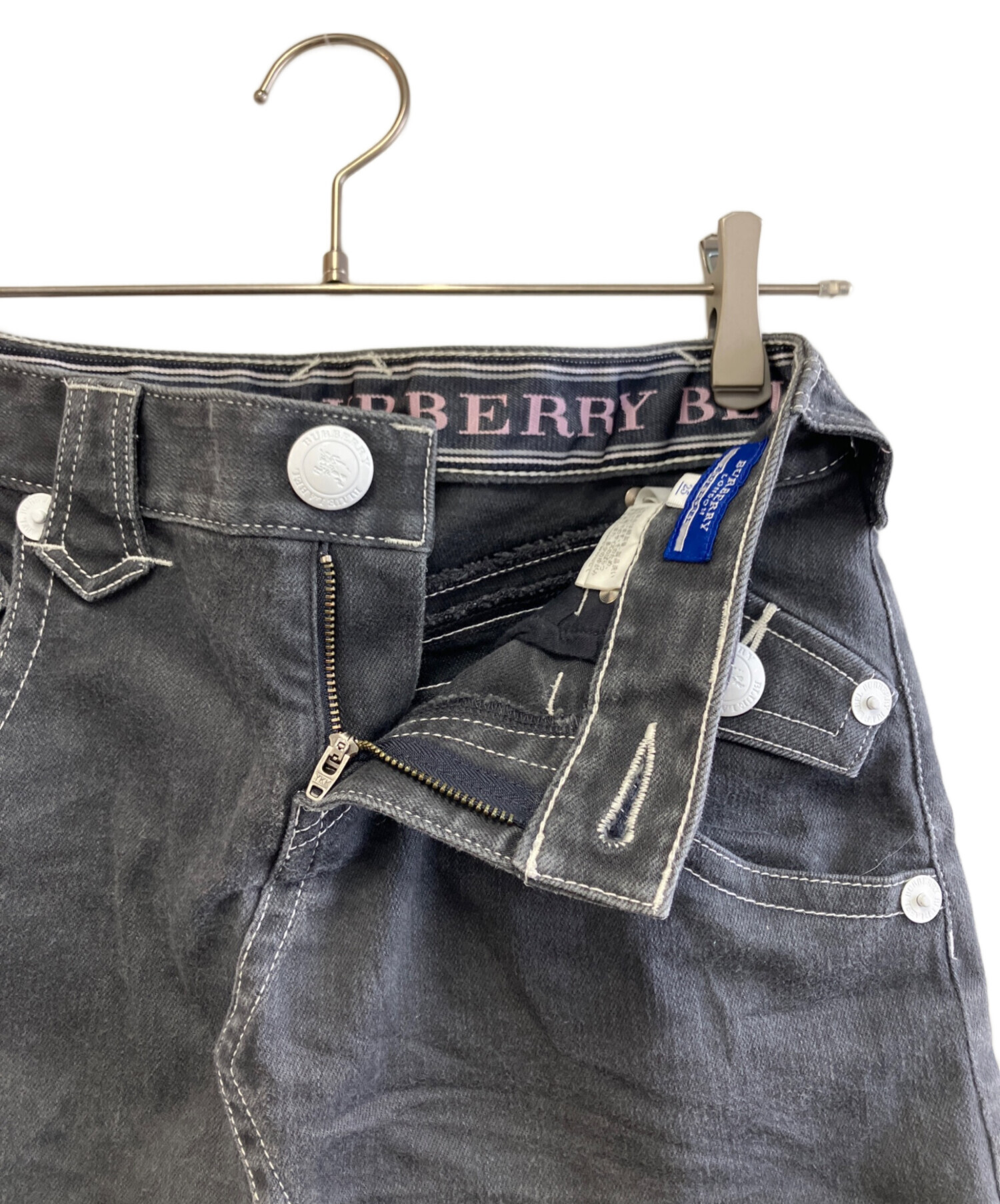 【✨極美品/希少✨】バーバリーブルーレーベル 刺繍 デニムショートパンツ 25 中古・古着通販】BURBERRY BLUE LABEL (バーバリー ブルー レーベル