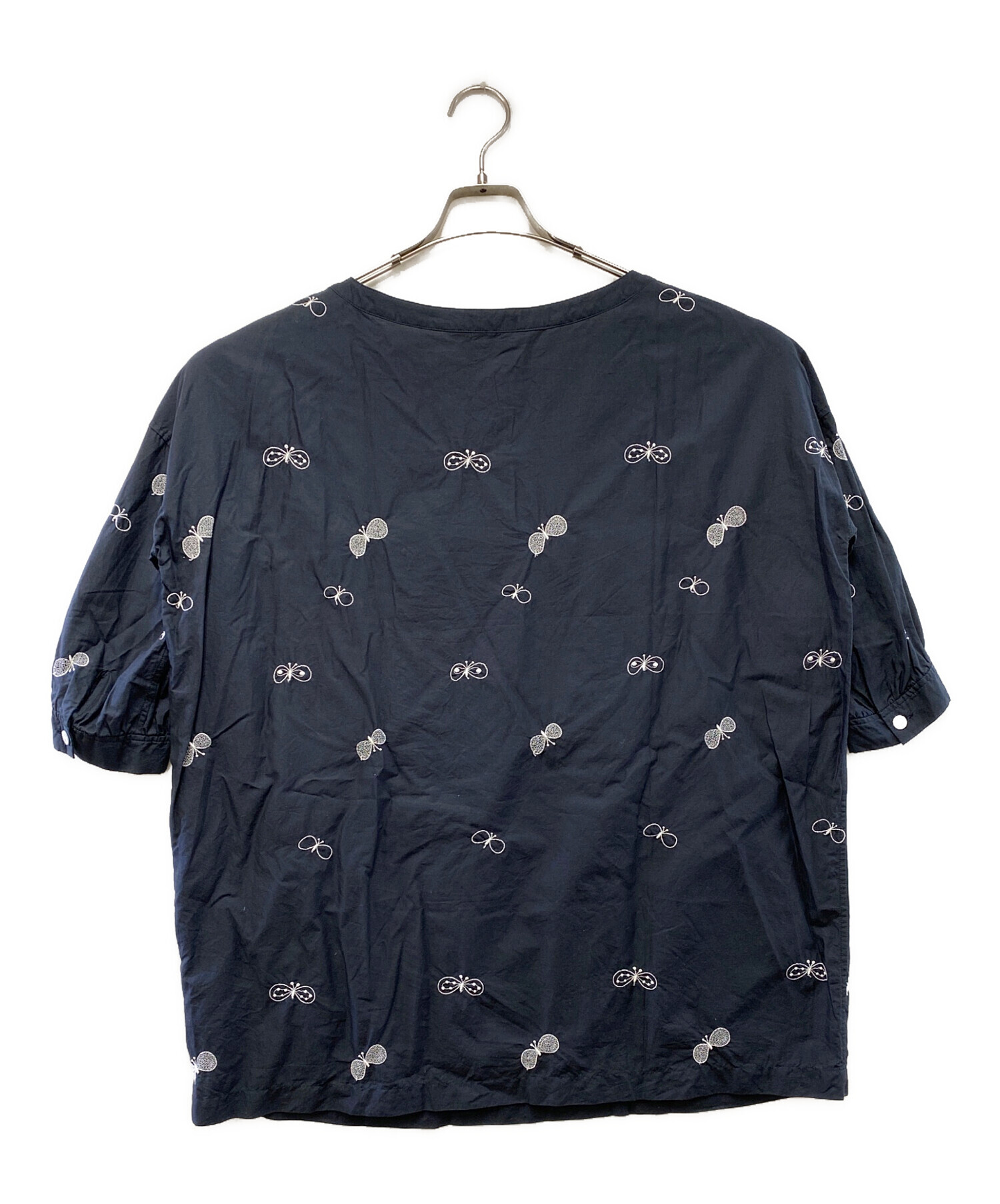ミナペルホネン 半袖Tシャツ ダークネイビー ブラック ちょうちょ S 中古・古着通販】mina perhonen (ミナ ペルホネン) 半袖ブラウス