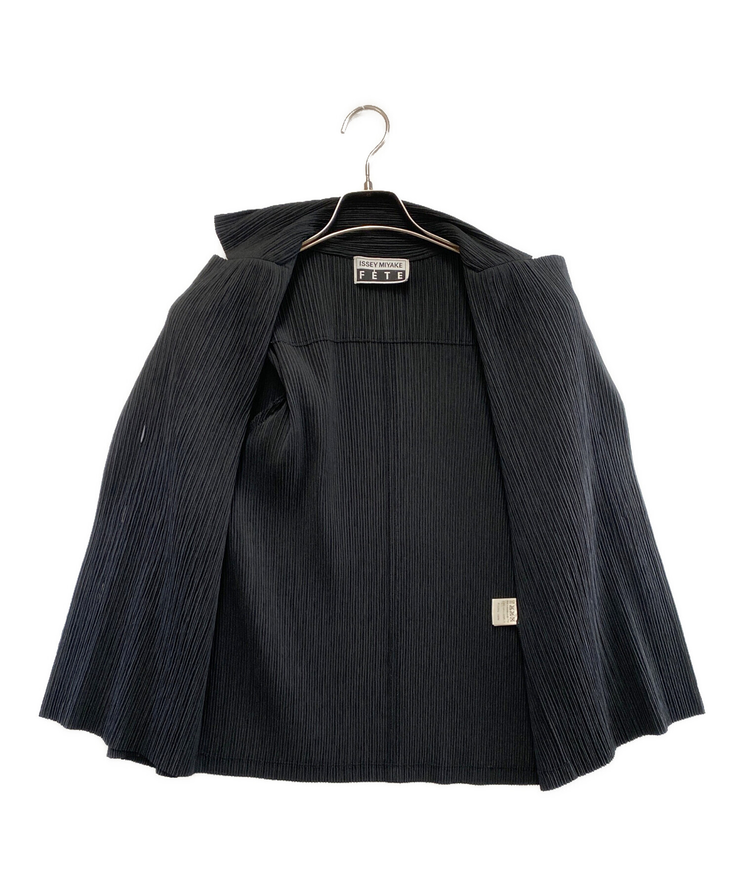 ISSEY MIYAKE FETE プリーツ テーラード ジャケット 03 黒 中古・古着通販】ISSEY MIYAKE FETE (イッセイミヤケフェット