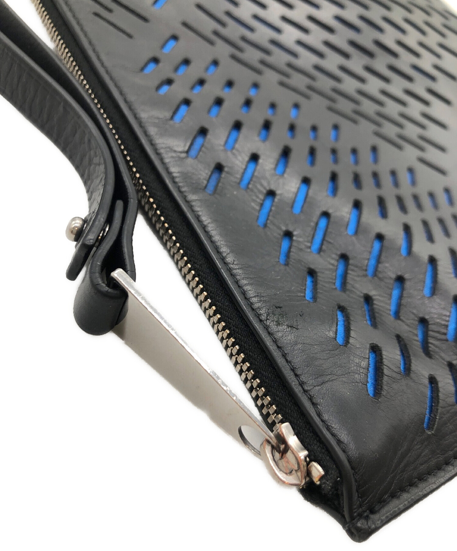 中古・古着通販】BOTTEGA VENETA (ボッテガベネタ) パンチングクラッチ 