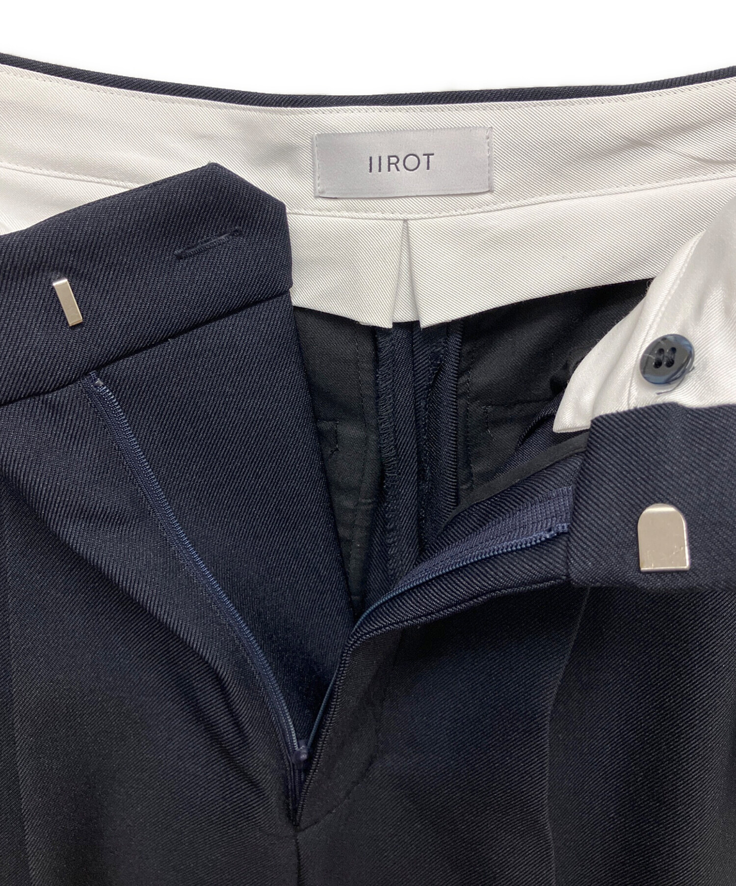 中古・古着通販】IIROT (イロット) Twill tuck Trousers（ツイルタック