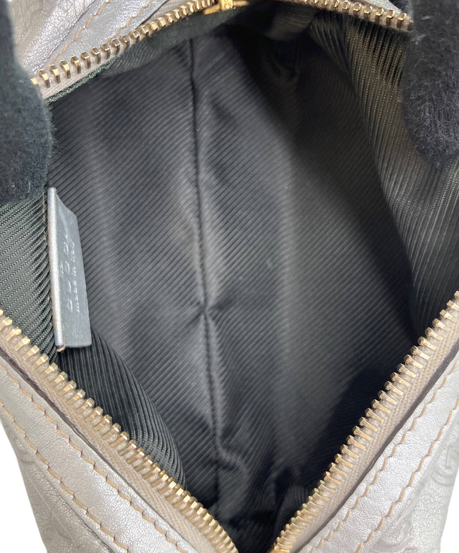 中古・古着通販】GUCCI (グッチ) GG コスメポーチ シルバー｜ブランド 