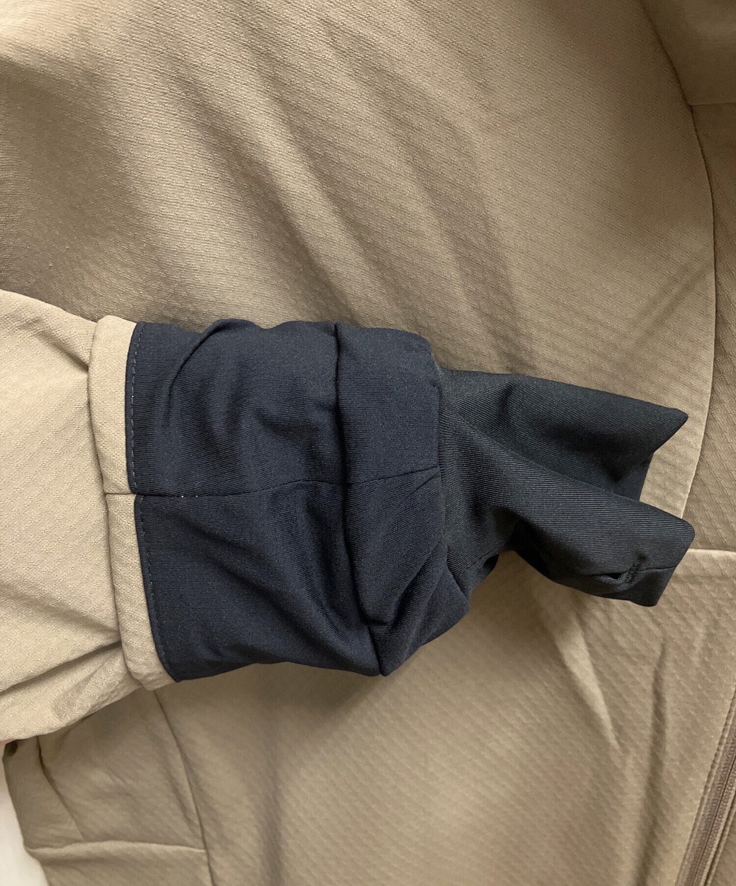 中古・古着通販】OAKLEY (オークリー) ジップパーカー ベージュ サイズ 