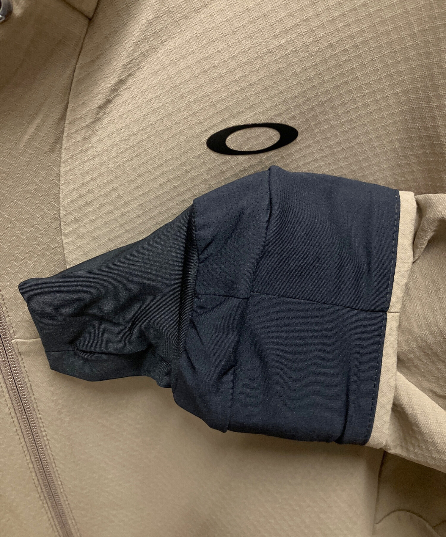 中古・古着通販】OAKLEY (オークリー) ジップパーカー ベージュ サイズ 