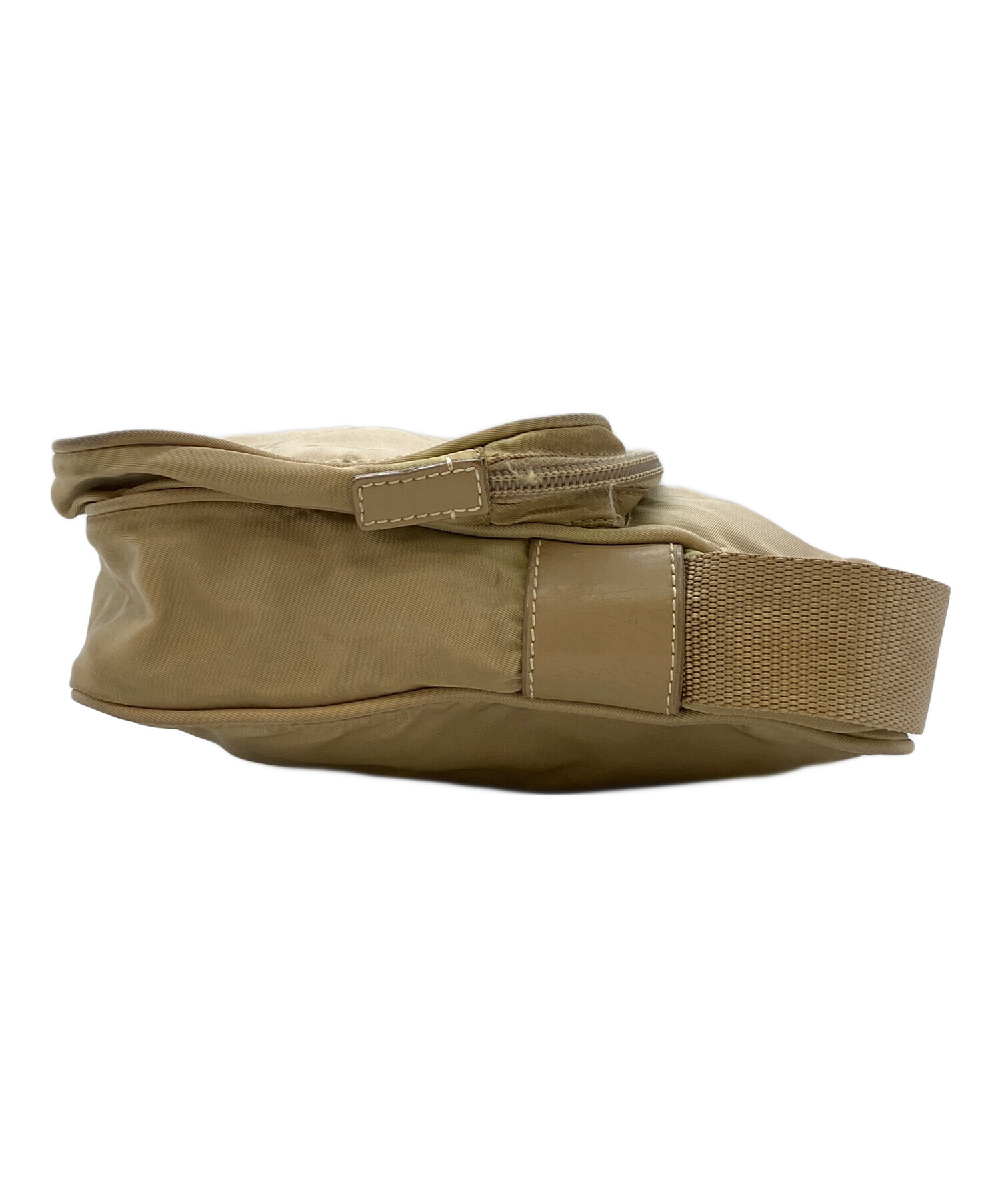 中古・古着通販】PRADA (プラダ) ショルダーバッグ ベージュ|ブランド 中古・古着通販】PRADA (プラダ) ショルダーバッグ ベージュ|ブランド