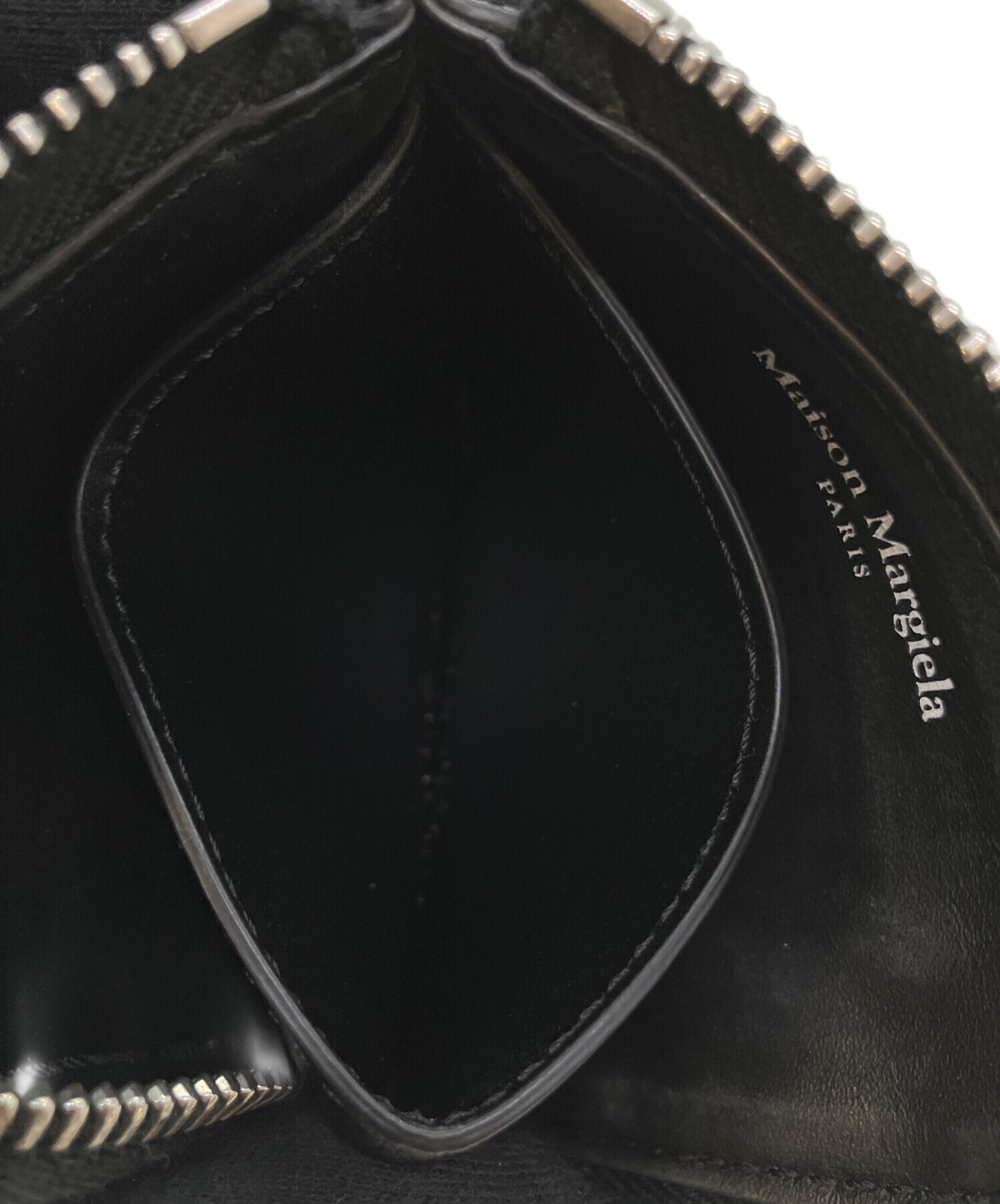 MaisonMargielaブラック 半月型 ケース 新品未使用 MaisonMargiela