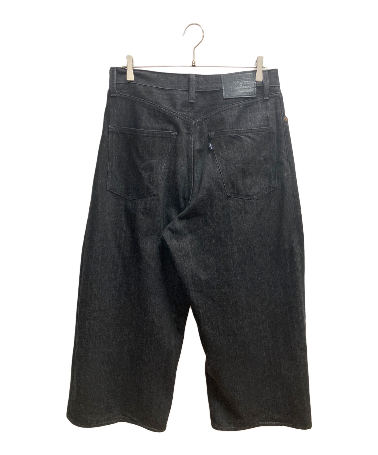 中古・古着通販】LEVI'S (リーバイス) CROP デニムパンツ ブラック