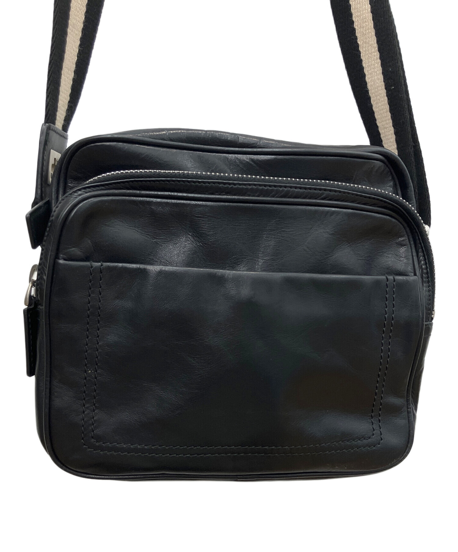 BALLY ショルダーバッグ ブラック 中古・古着通販】BALLY (バリー) ショルダーバッグ ブラック｜ブランド