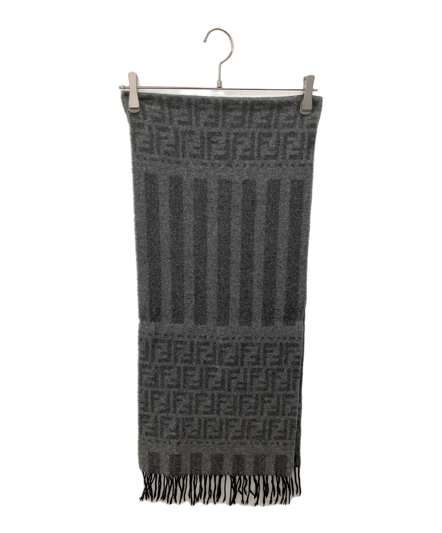 フェンディ　FENDI マフラー　グレー×ブラック 未使用品　タグ付き 中古・古着通販】FENDI (フェンディ) ズッカ柄マフラー グレー