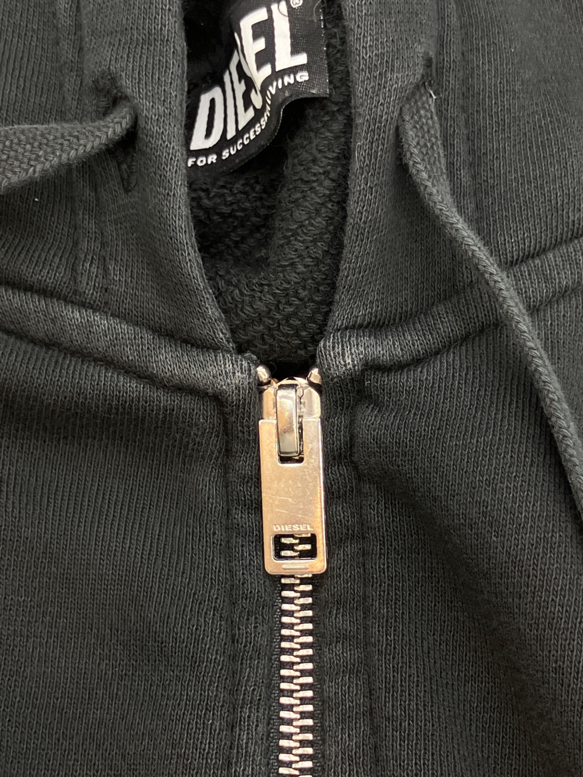 中古・古着通販】DIESEL (ディーゼル) ジップパーカー ブラック サイズ