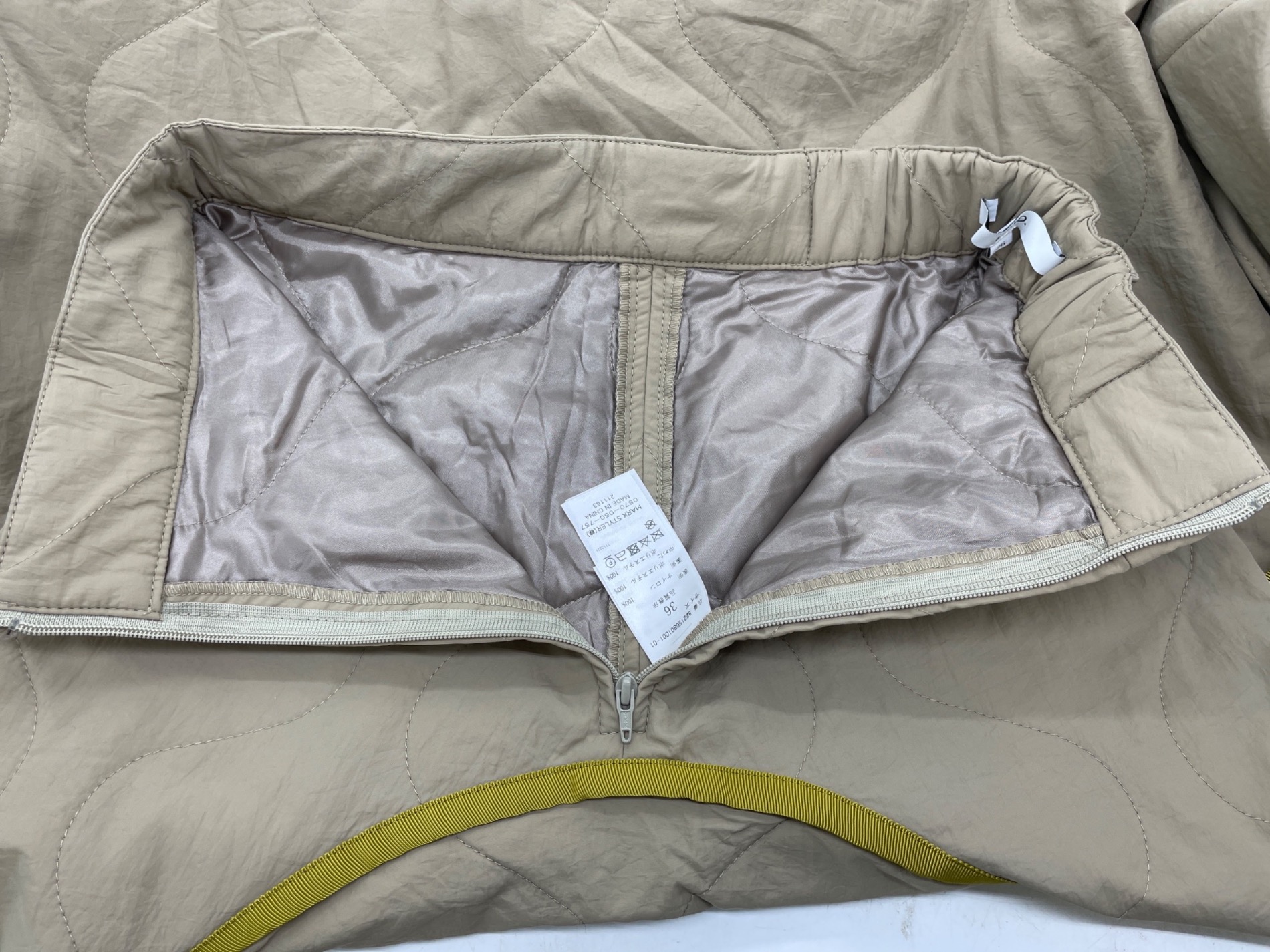 中古・古着通販】UN3D. (アンスリード) キルティングスカート ベージュ