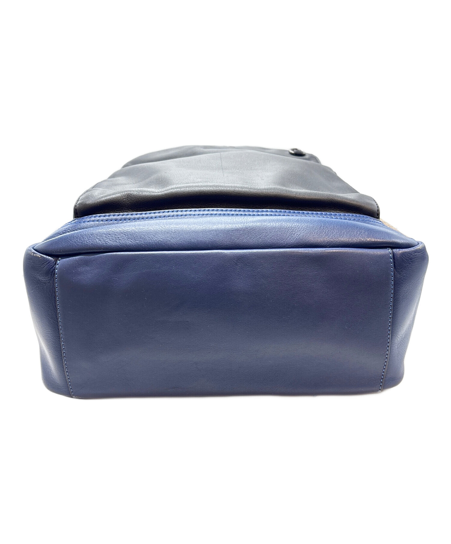 希少✨コーチ リュック リーグ イントレチャート レザー ネイビー 大容量 中古・古着通販】COACH (コーチ) リュック ネイビー×ブラウン