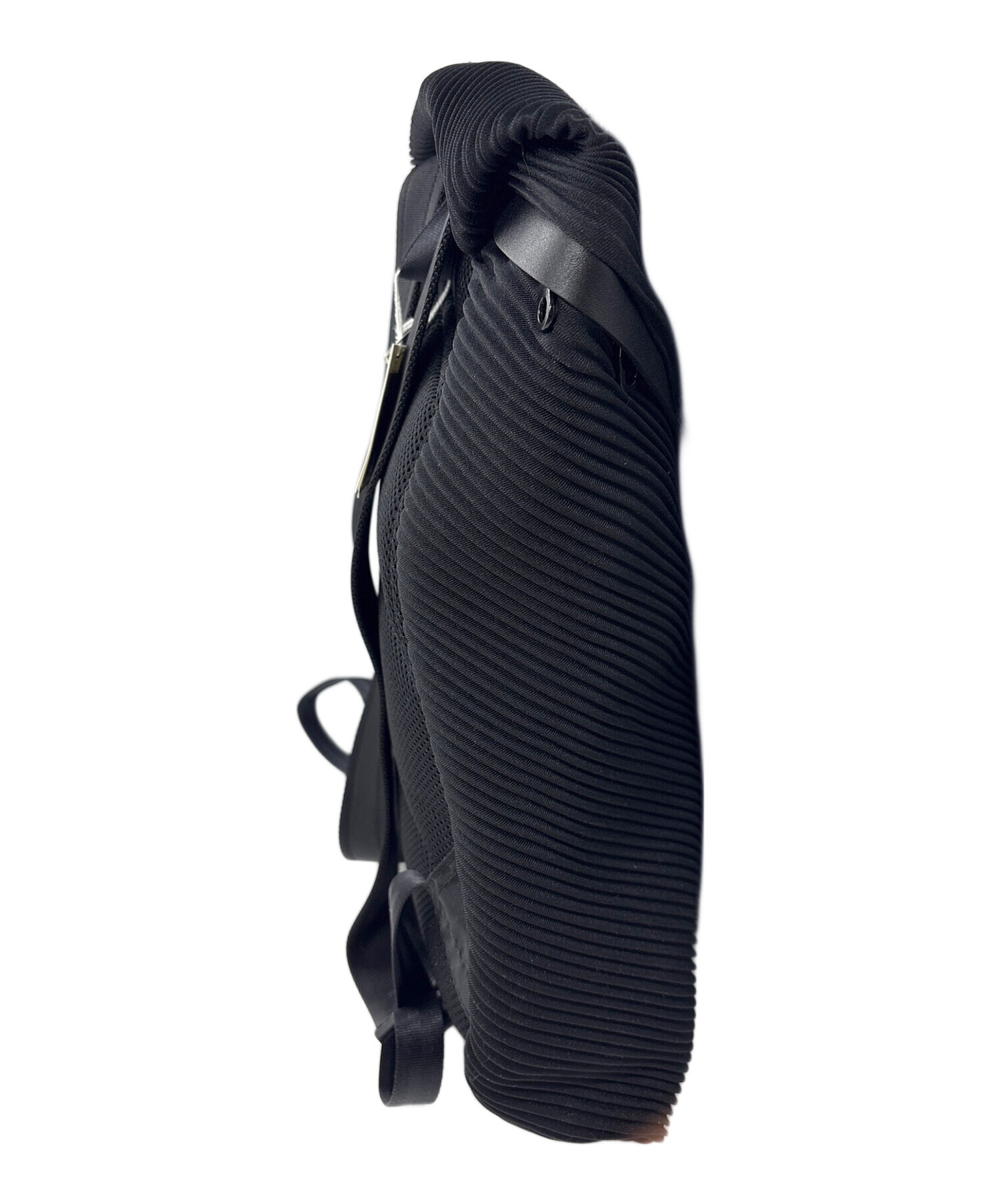 中古・古着通販】ISSEY MIYAKE (イッセイミヤケ) リュック ブラック