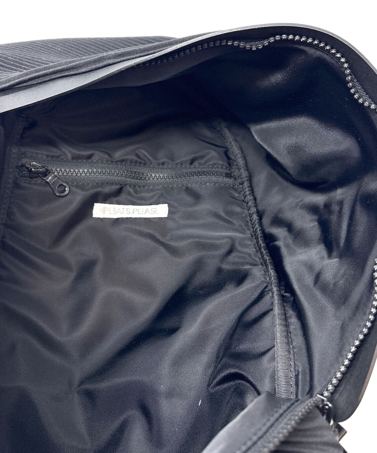 PlantationプランテーションISSEY MIYAKEリュック　古着屋購入 中古・古着通販】ISSEY MIYAKE (イッセイミヤケ) リュック ブラック