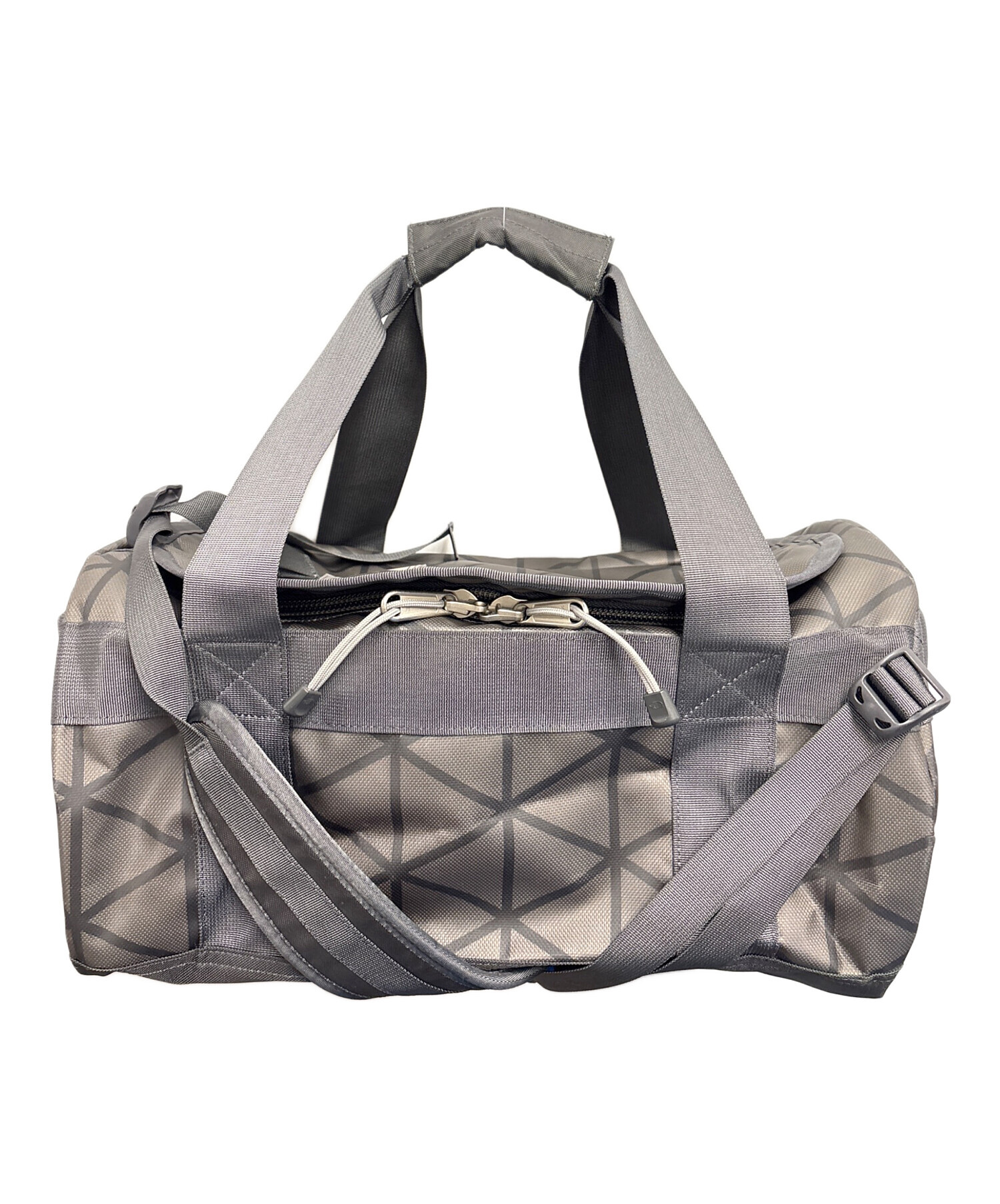 ノースフェイス ダッフルバッグ 希少グレー 大きい 大容量 中古 美品 中古・古着通販】THE NORTH FACE (ザ ノース フェイス) ダッフルバッグ