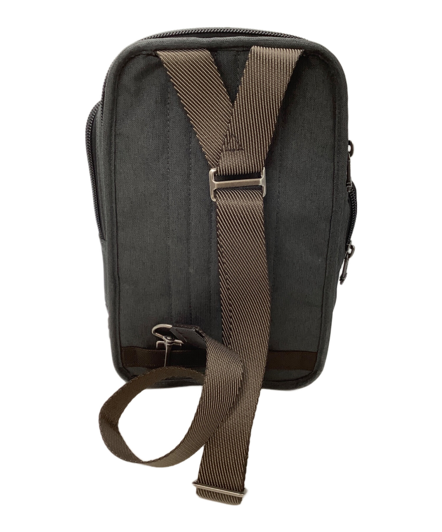 中古・古着通販】TUMI (トゥミ) スリングバッグ グレー｜ブランド