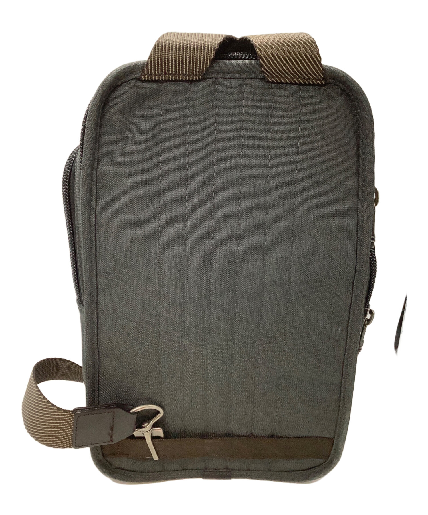 中古・古着通販】TUMI (トゥミ) スリングバッグ グレー｜ブランド