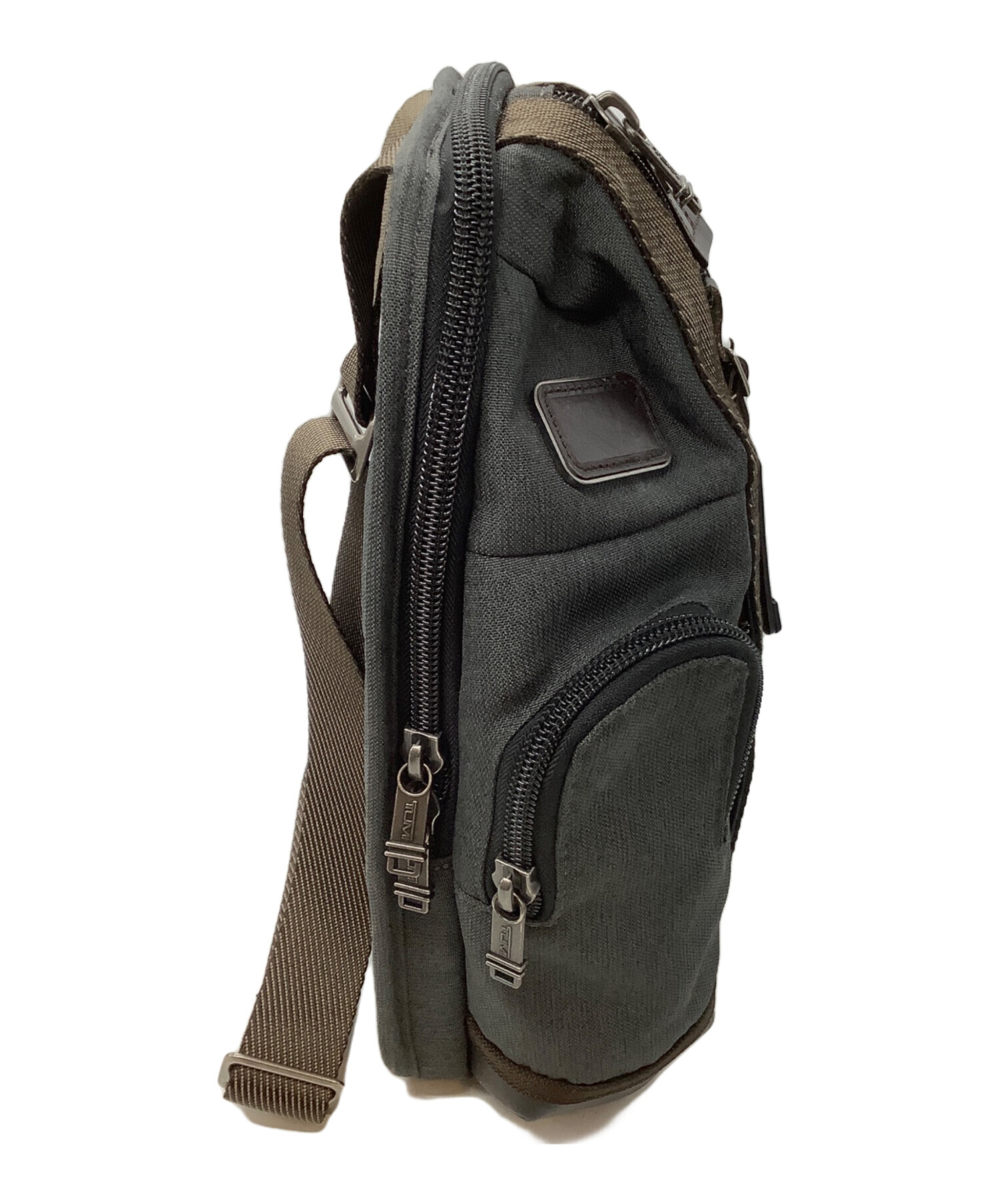 中古・古着通販】TUMI (トゥミ) スリングバッグ グレー｜ブランド