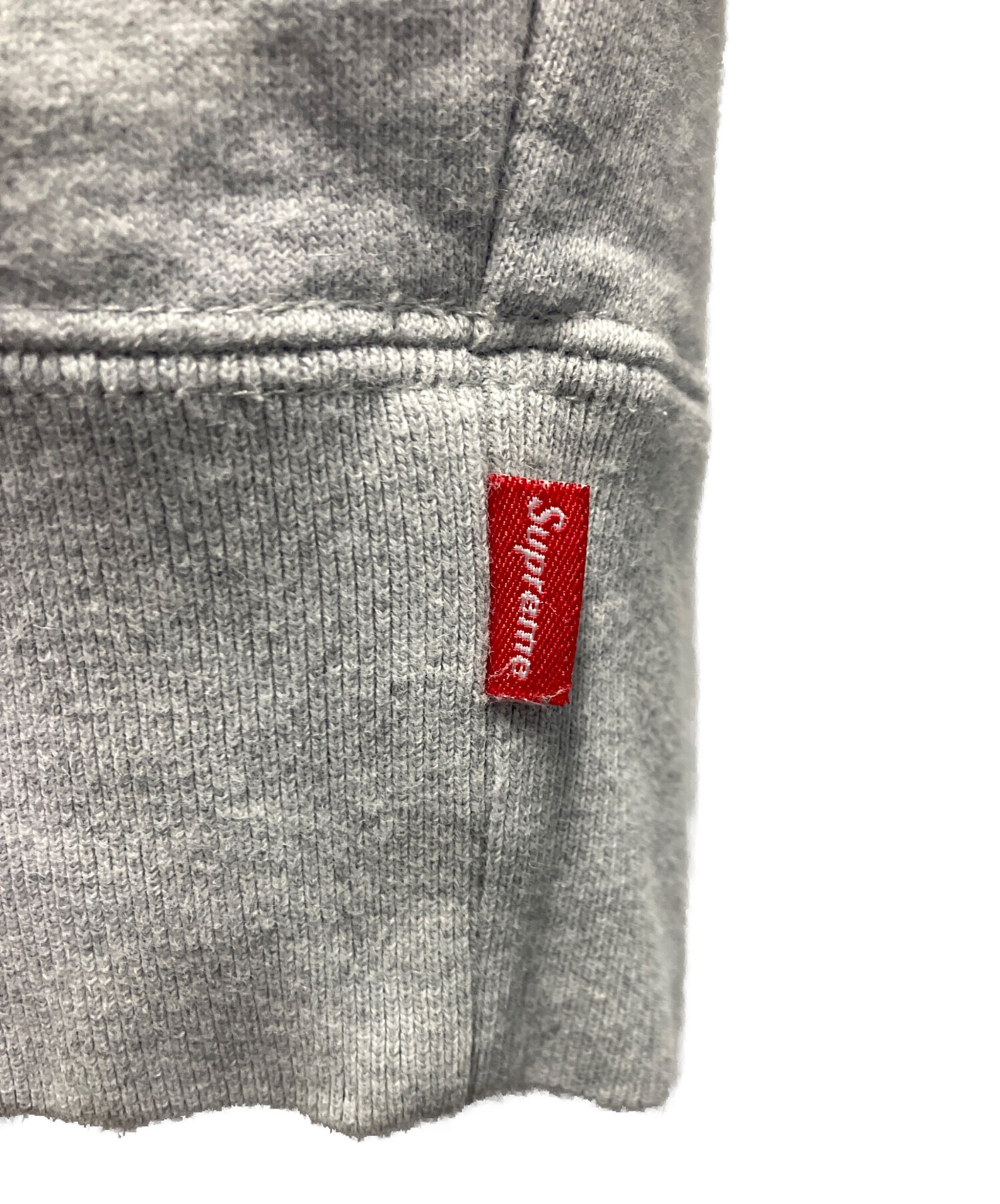 Old Supreme グレー フード付きパーカー 紙タグ 中古・古着通販】SUPREME (シュプリーム) パーカー グレー×レッド