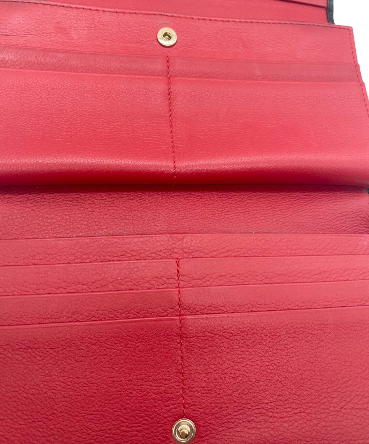 Salvatore Ferragamo 財布・ケース  赤 【古着】【中古】【送料無料】 中古・古着通販】Salvatore Ferragamo (サルヴァトーレ フェラガモ) 長