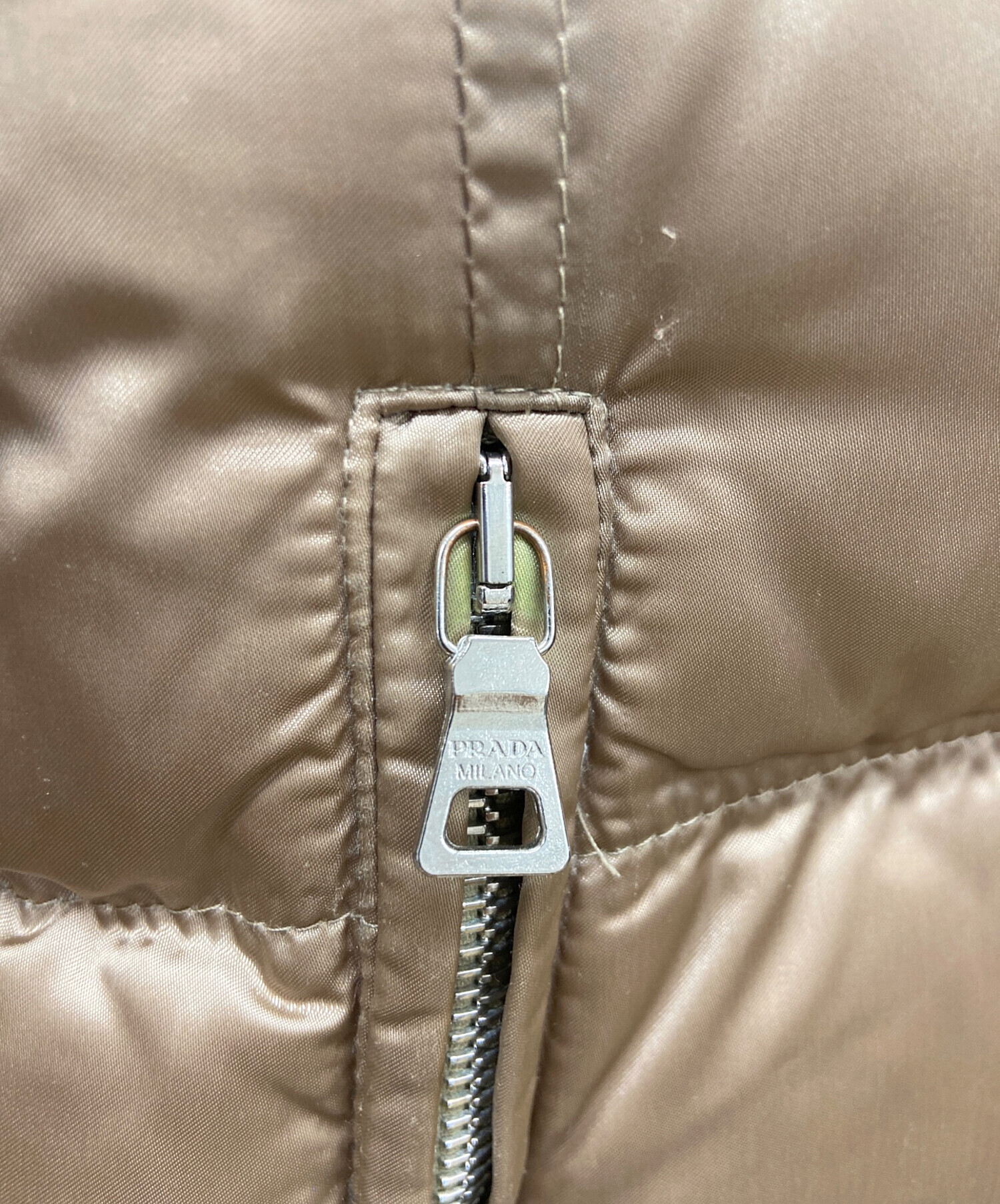 中古・古着通販】PRADA (プラダ) ダウンジャケット ベージュ サイズ:38