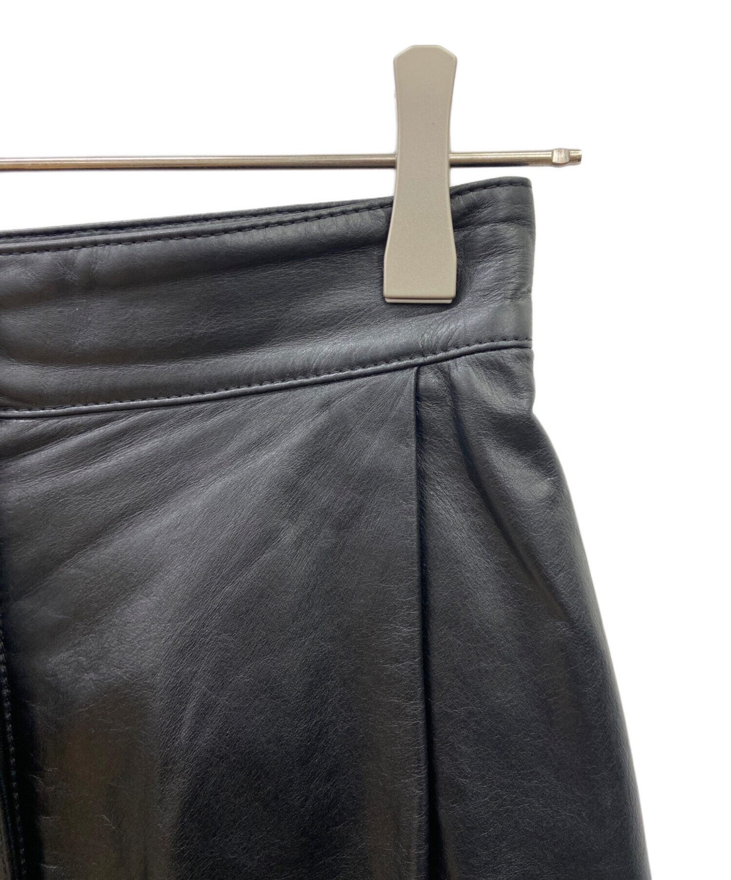 中古・古着通販】VALENTINO (ヴァレンティノ) レザースカート ブラック