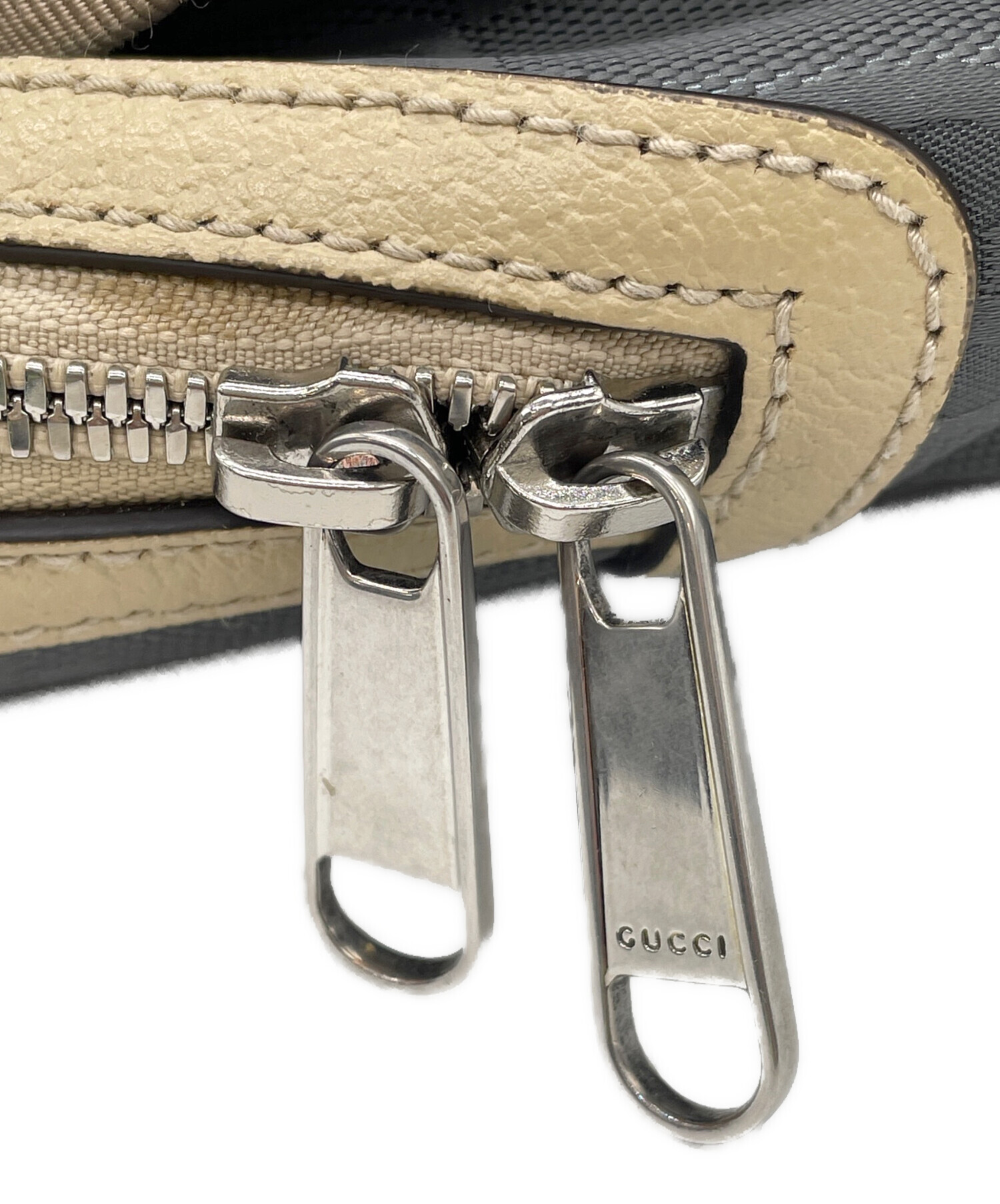 グッチ オフザグリッド ボディバッグ レザー×PVC グレー GG柄 ギャラ付 中古・古着通販】GUCCI (グッチ) オフザグリッド ボディバッグ グレー