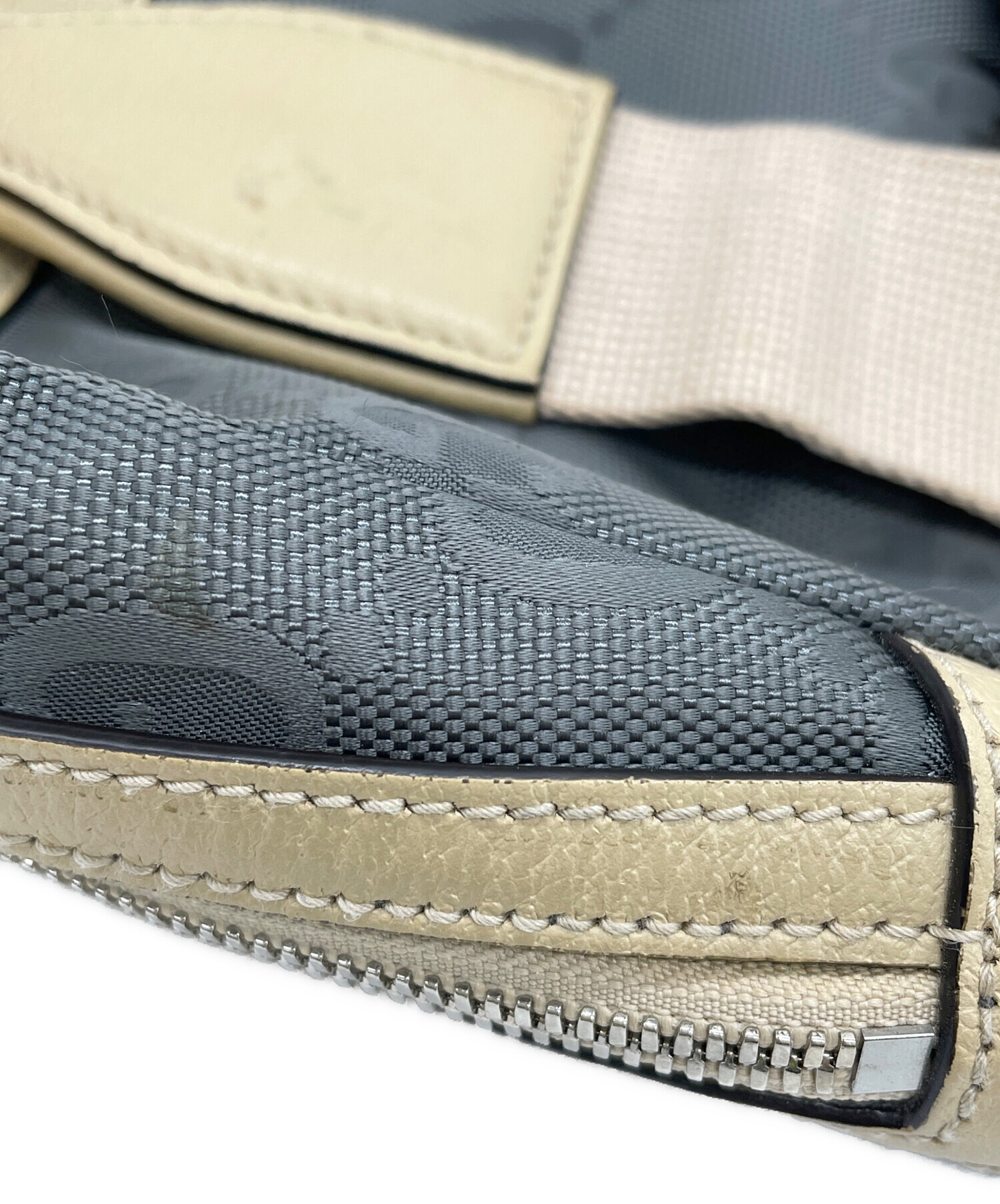 中古・古着通販】GUCCI (グッチ) オフザグリッド ボディバッグ グレー