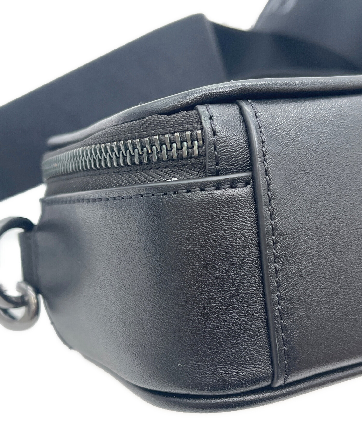 中古・古着通販】COACH (コーチ) ボディバッグ ホワイト×ブラック