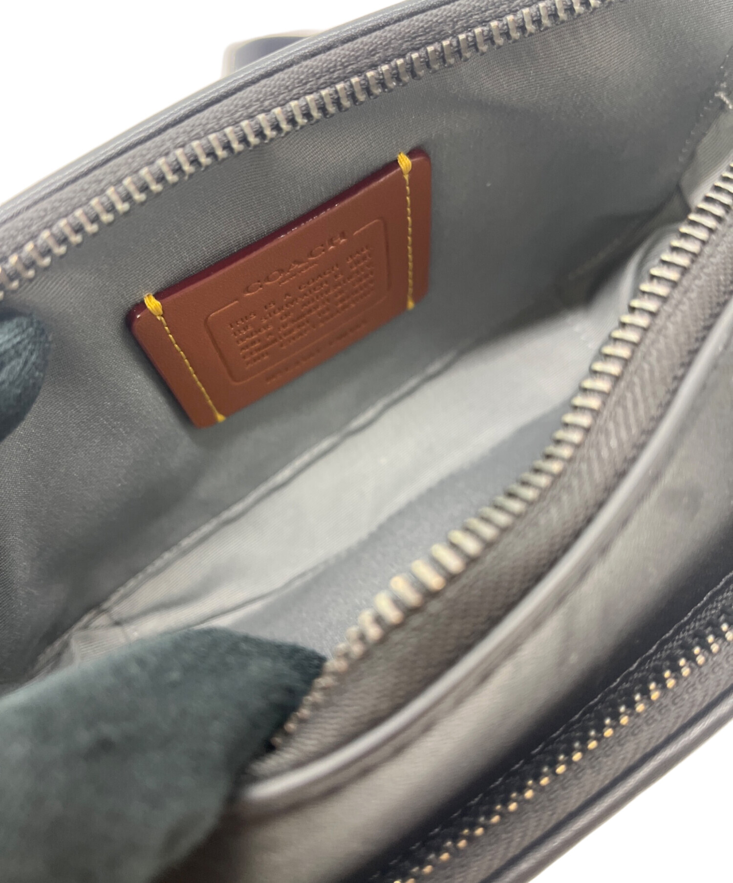 中古・古着通販】COACH (コーチ) ボディバッグ ホワイト×ブラック