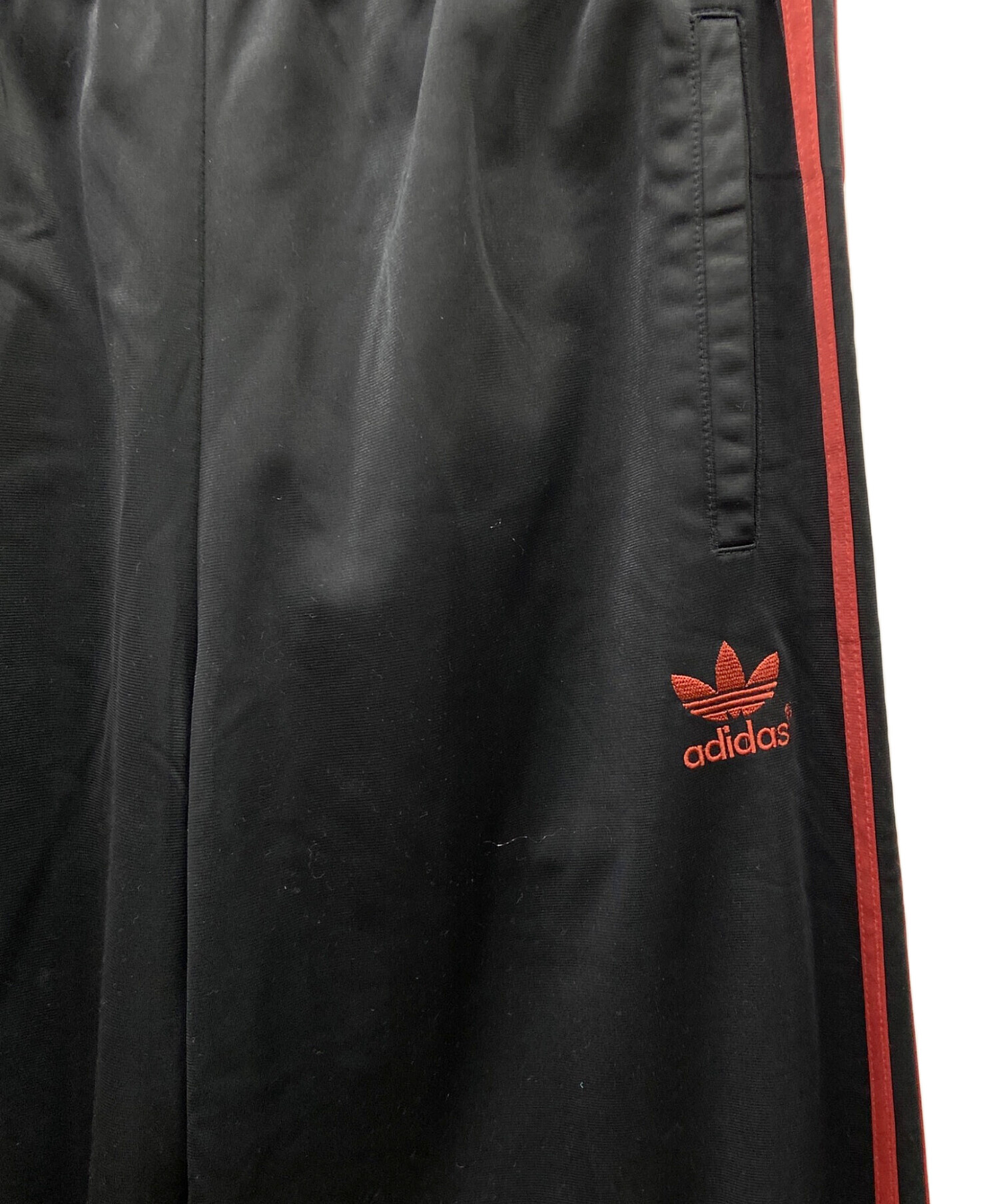 中古・古着通販】adidas (アディダス) トラックパンツ ブラック×レッド