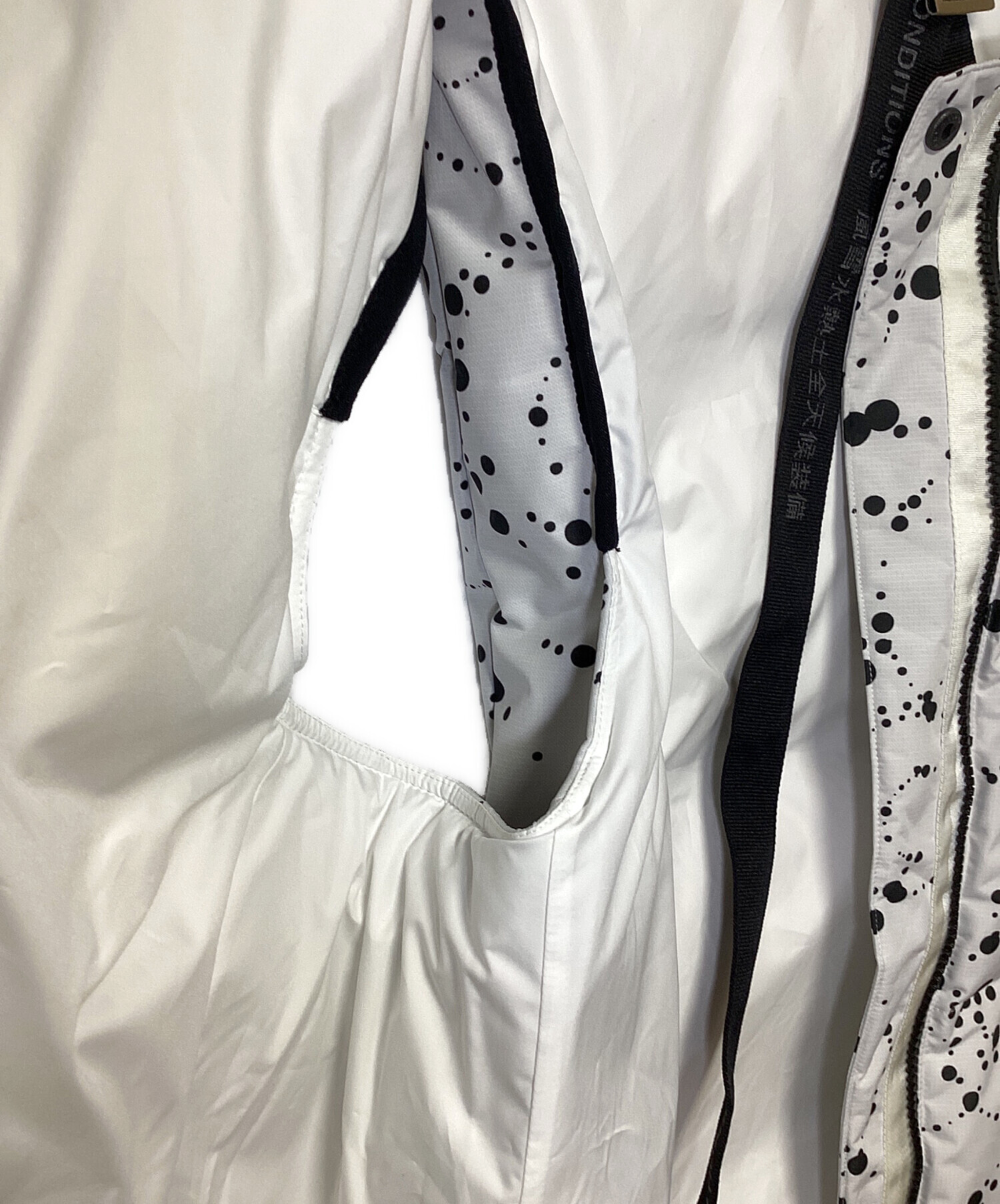 韓国 NIKE ACG ダウンベスト XL-XXL ビッグシルエット ワイド 韓国 NIKE ACG ダウンベスト XL-XXL ビッグシルエット ワイド