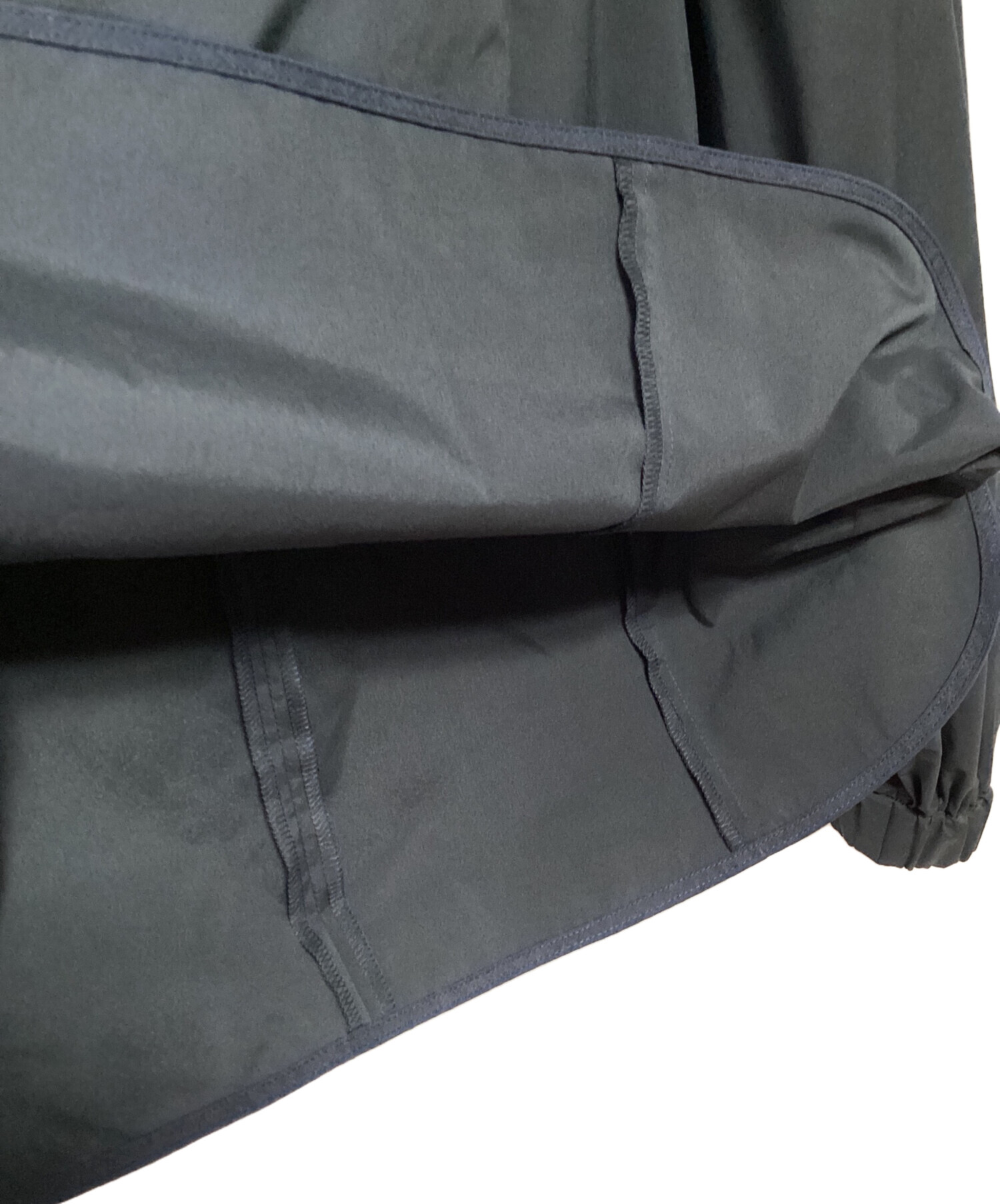 中古・古着通販】YORI (ヨリ) たっぷりスカラップブラウス ブラック