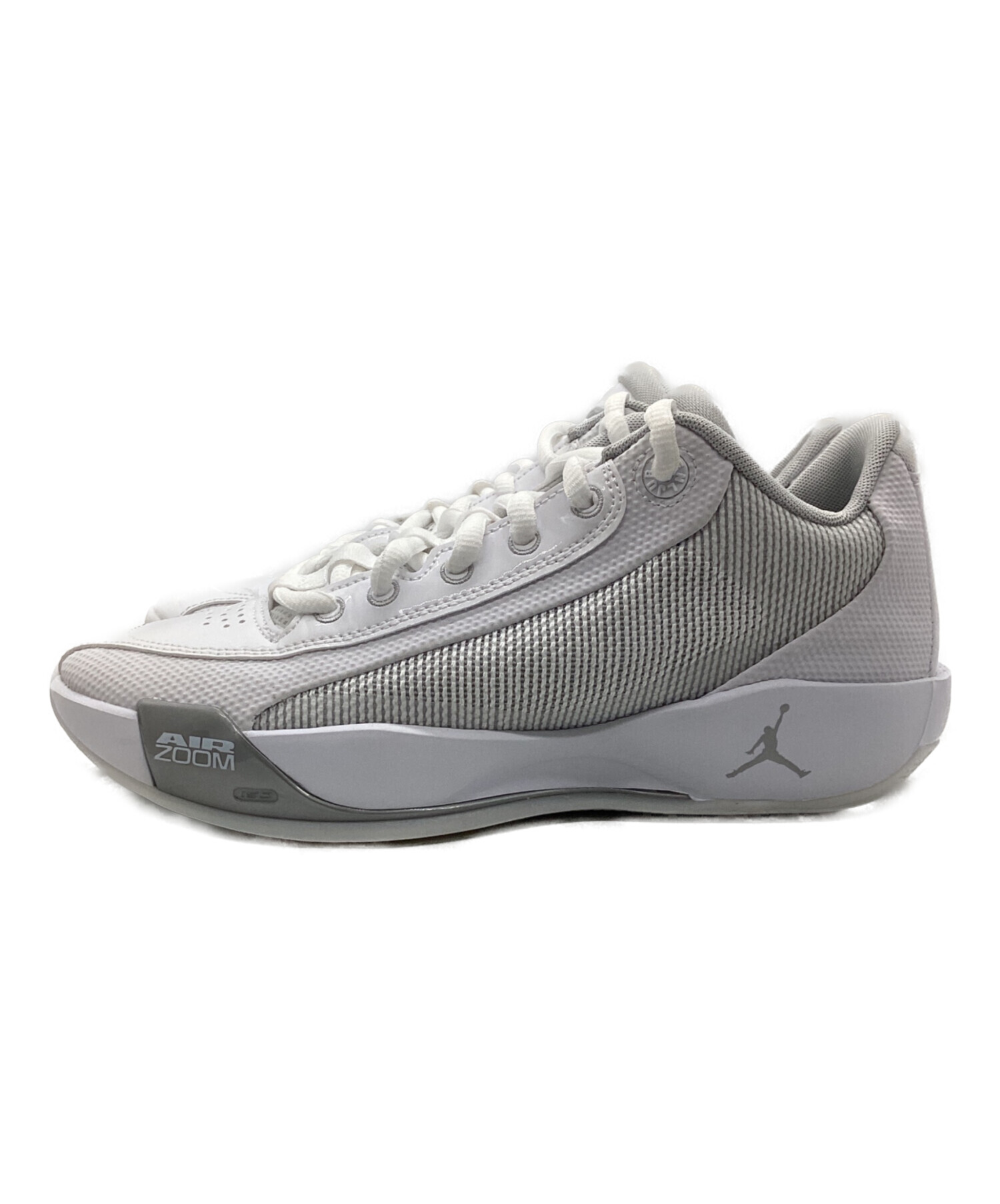 Nike バスケットボールシューズ ホワイト/グレー 中古・古着通販】NIKE (ナイキ) バスケットシューズ ホワイト サイズ