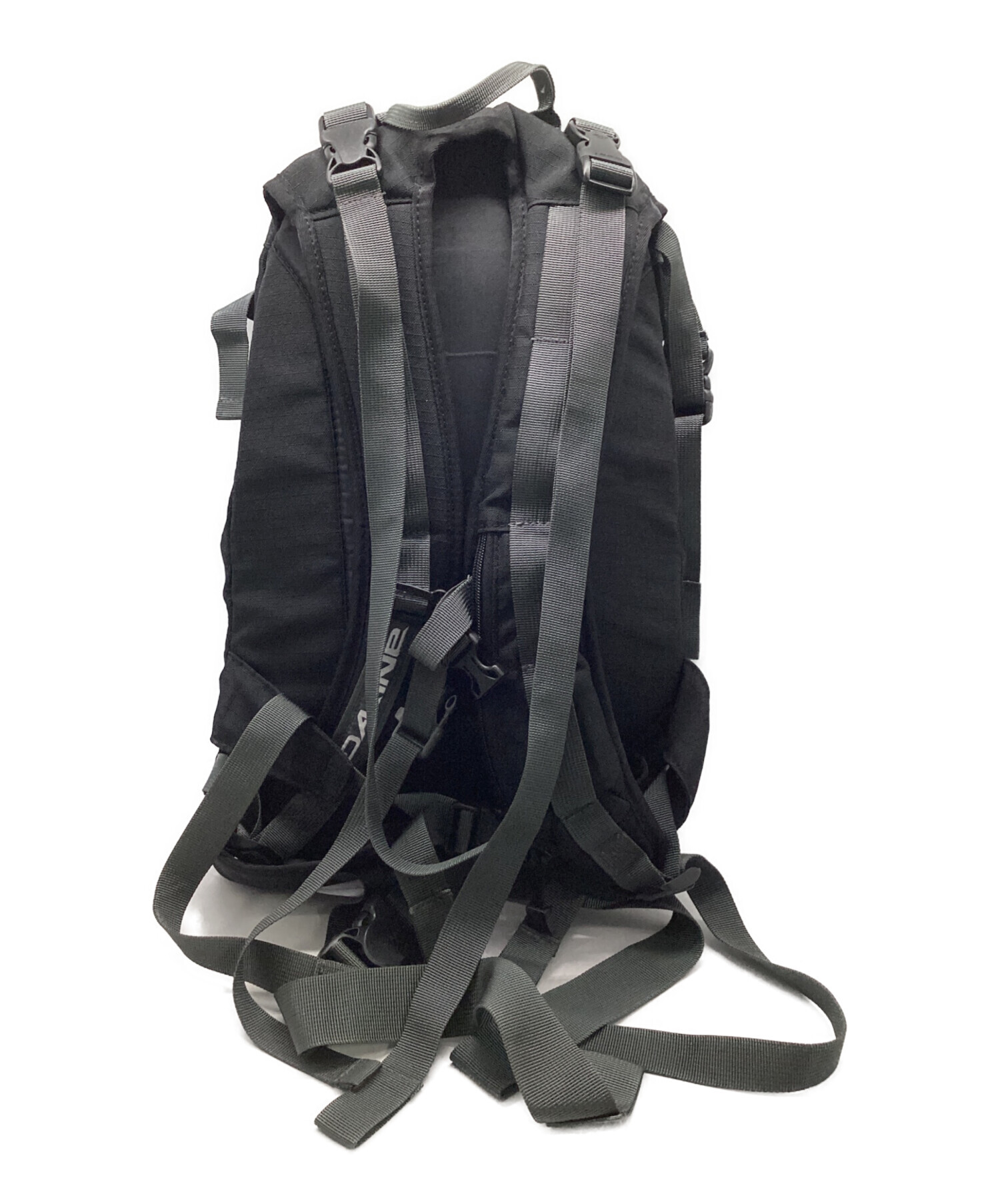 DAKINE ブラックバックパック 未使用12リットル 中古・古着通販】DAKINE (ダカイン) バックパック ブラック｜ブランド
