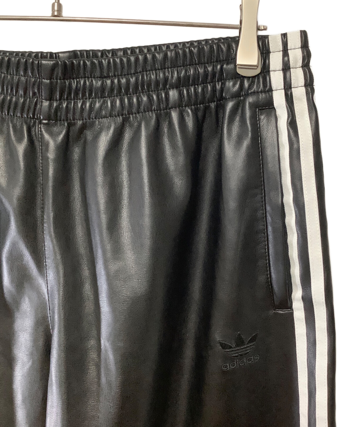 中古・古着通販】adidas (アディダス) ワイドレザーパンツ ブラック