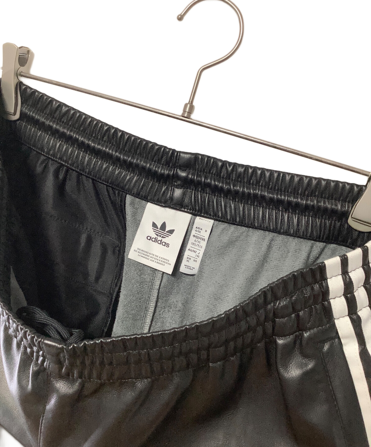 中古・古着通販】adidas (アディダス) ワイドレザーパンツ ブラック