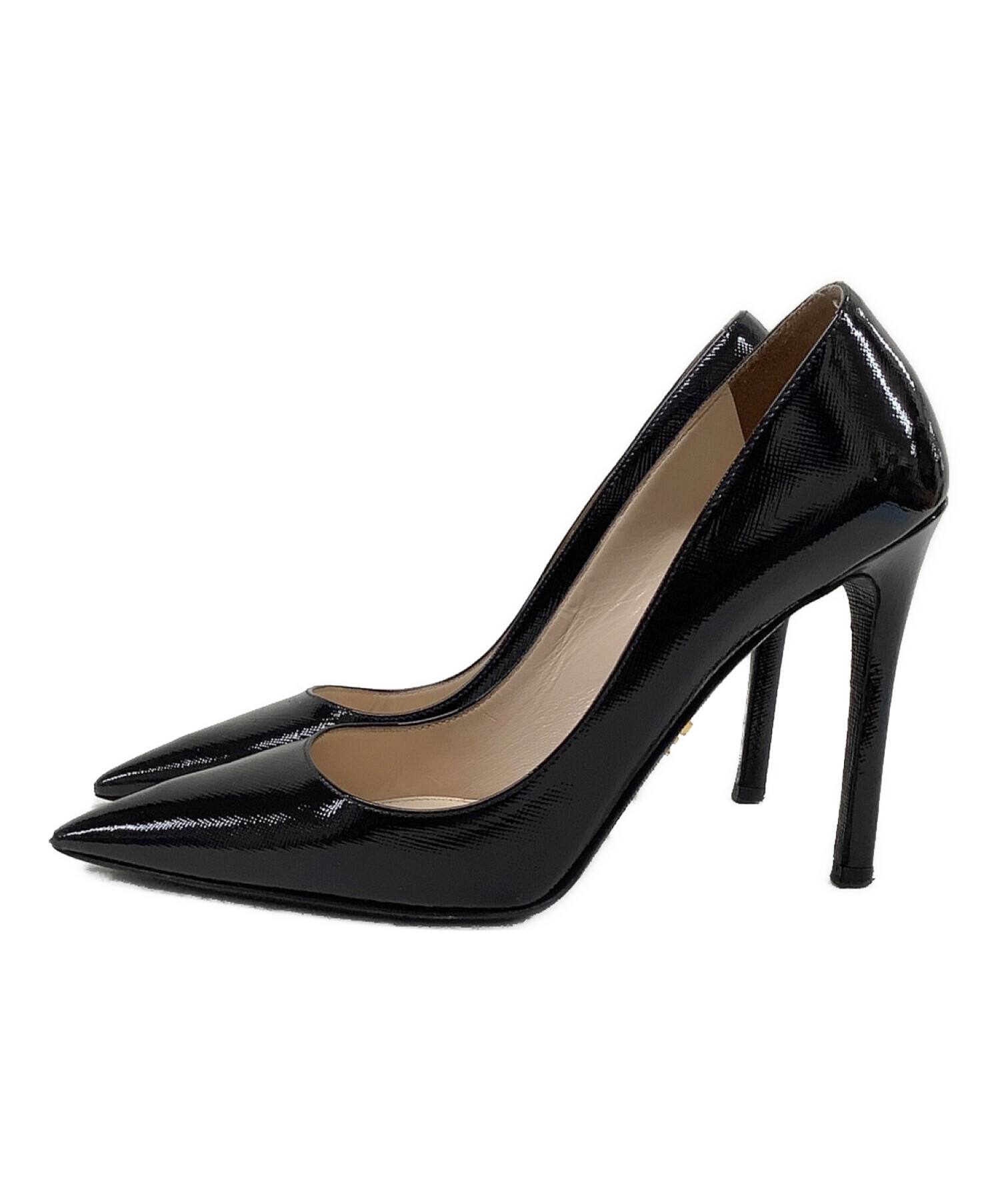 PRADA エナメルパンプス
