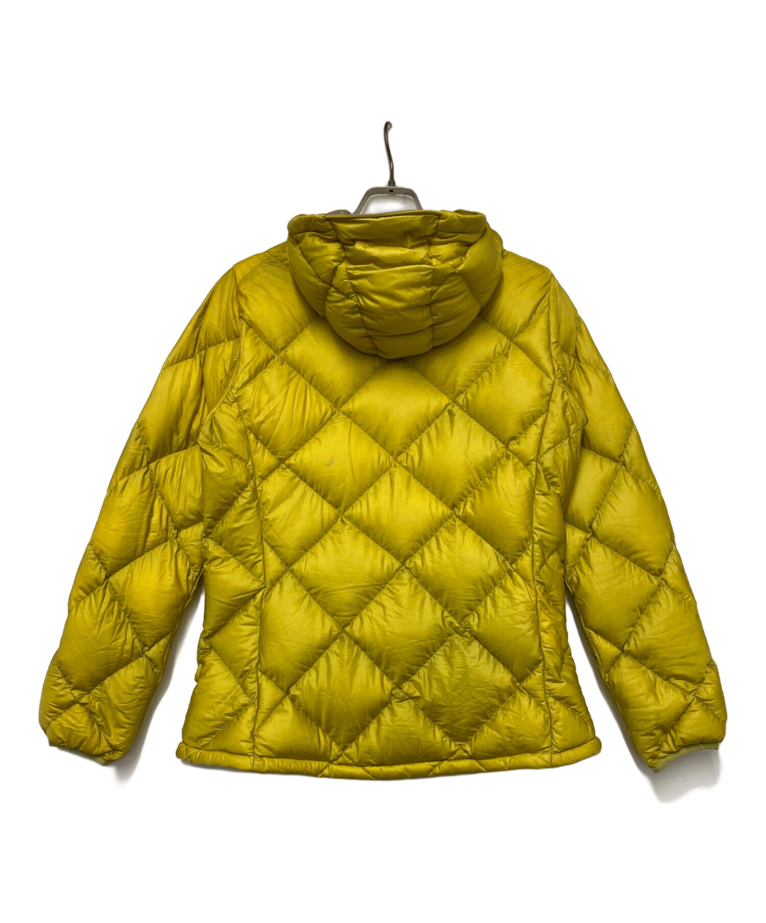 mont-bell フード付きイエローダウンジャケット 中古・古着通販】mont-bell (モンベル) ダウンジャケット イエロー