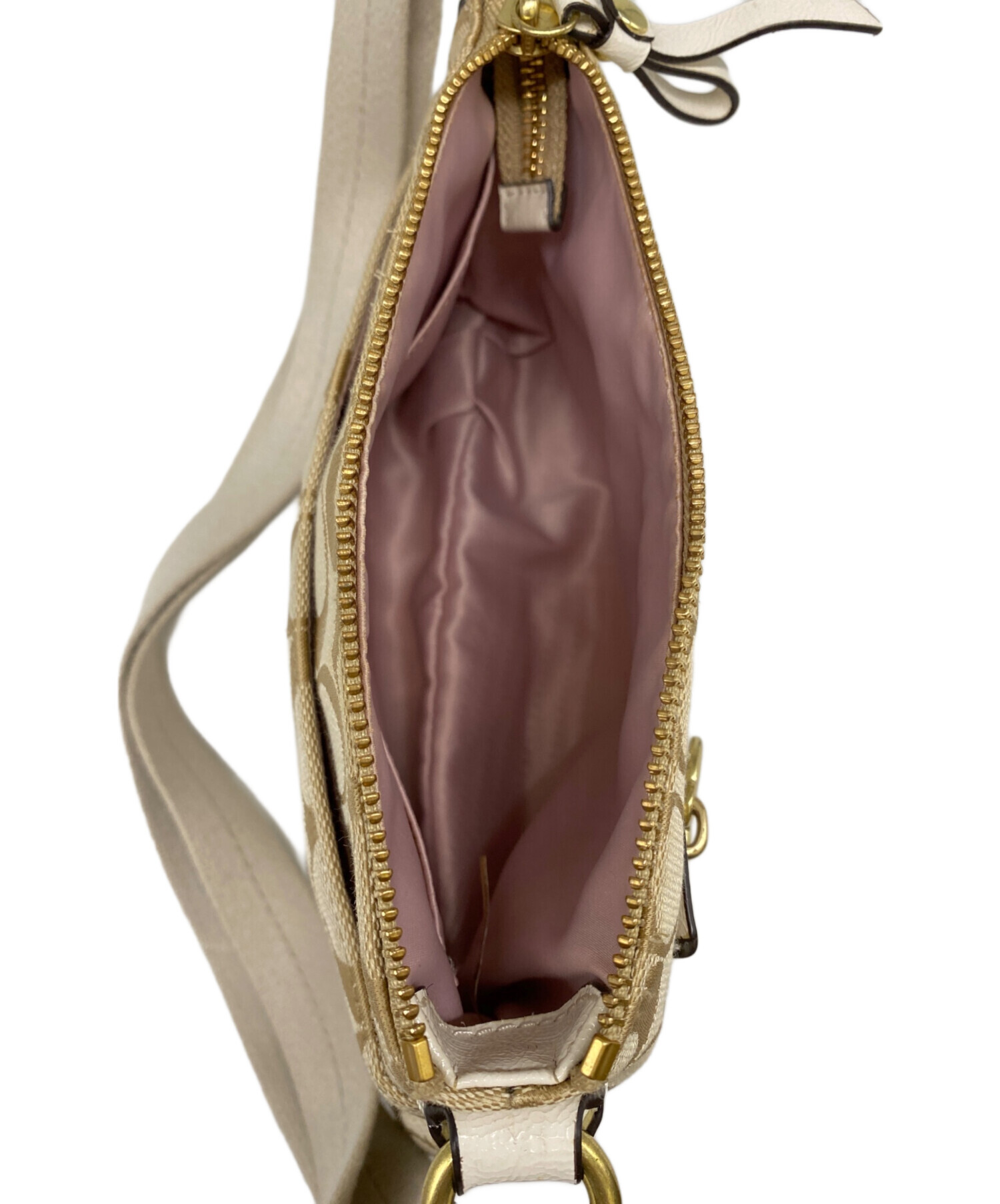 COACH コーチ ショルダーバッグ  ゴールド 【古着】【中古】【送料無料】 中古・古着通販】COACH (コーチ) ショルダーバッグ ベージュ｜ブランド