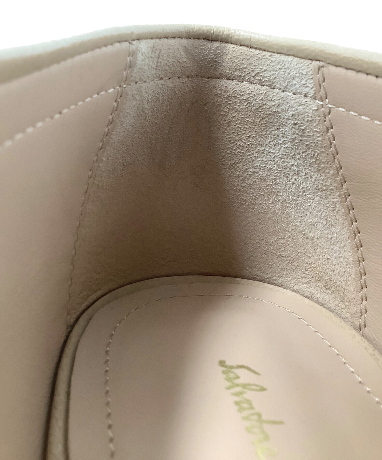 Ferragamo ベージュ ローファー ゴールドチェーン　（新品未使用品） 中古・古着通販】Salvatore Ferragamo (サルヴァトーレ フェラガモ