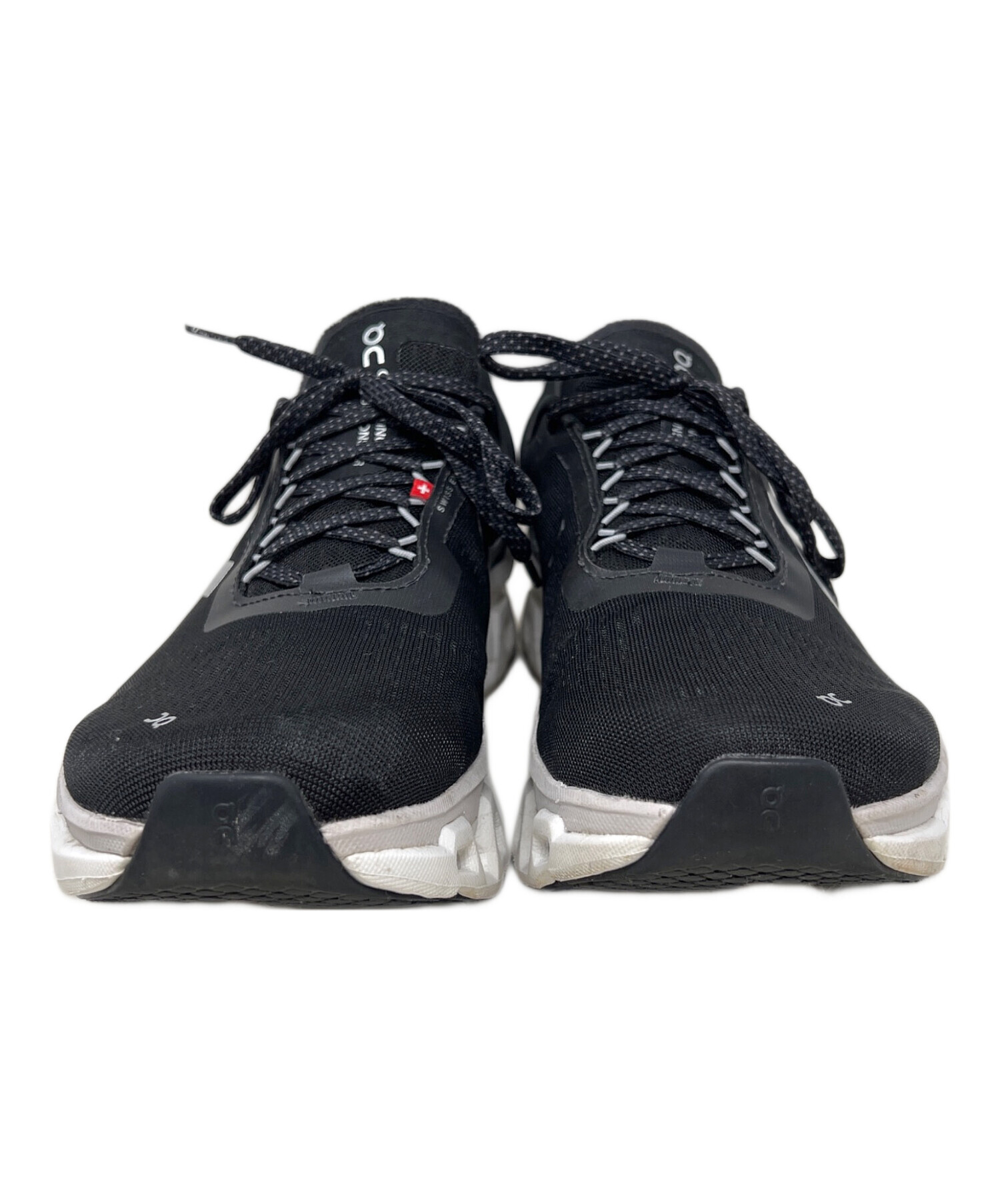 中古・古着通販】on (オン) ランニングシューズ On(オン