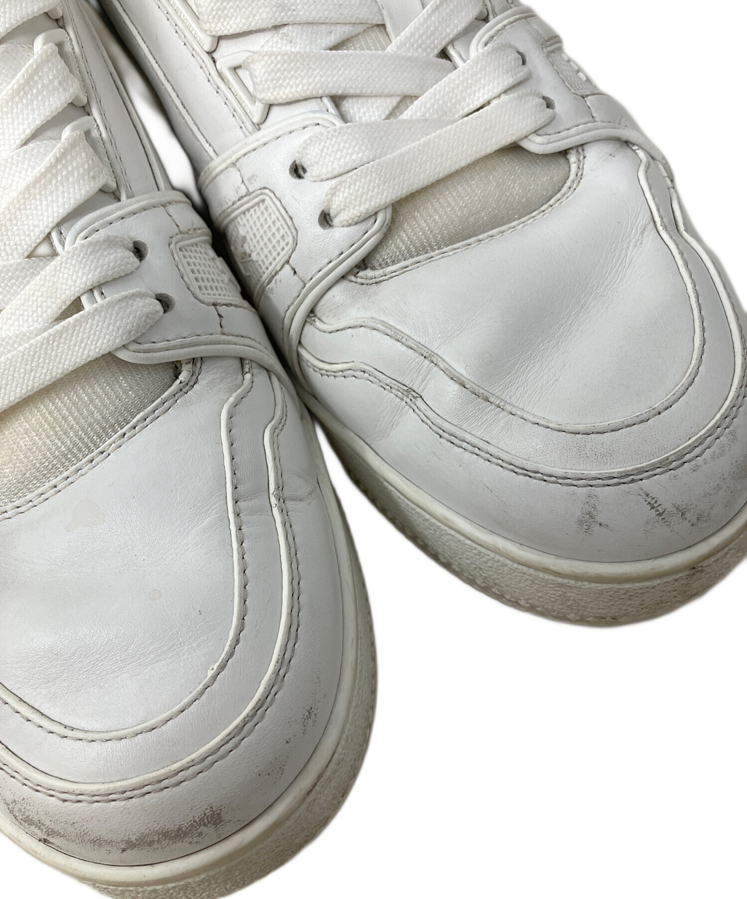 Louis Vuitton ホワイト スニーカー 39.5 中古・古着通販】LOUIS VUITTON (ルイ ヴィトン) LVトレイナーライン