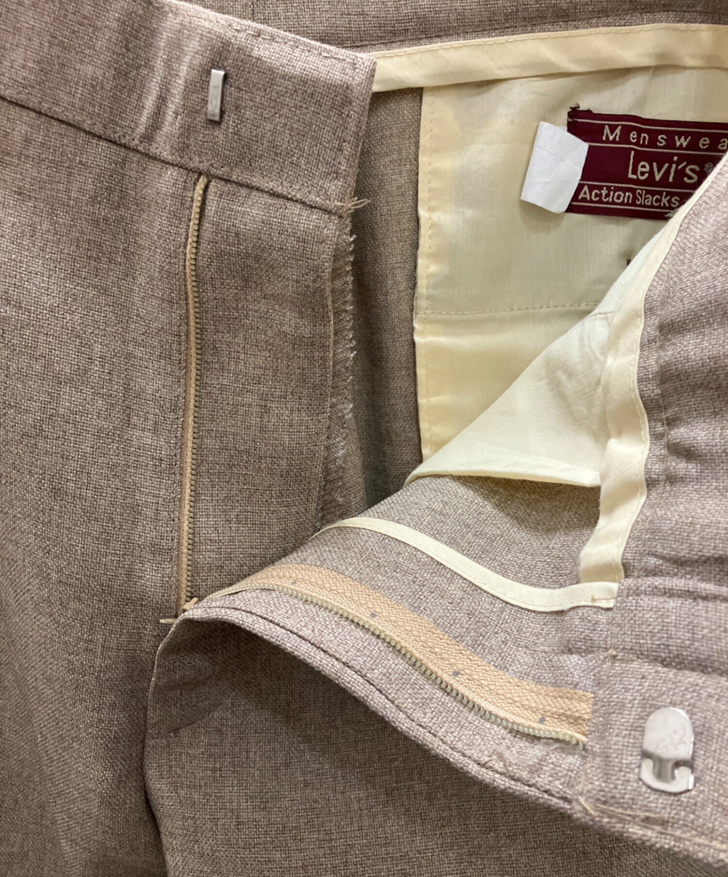 ＋ベージュ スラックス リーバイス 旧タグ アクションスラックス チャコール 中古・古着通販】LEVI'S (リーバイス) アクションスラックスパンツ