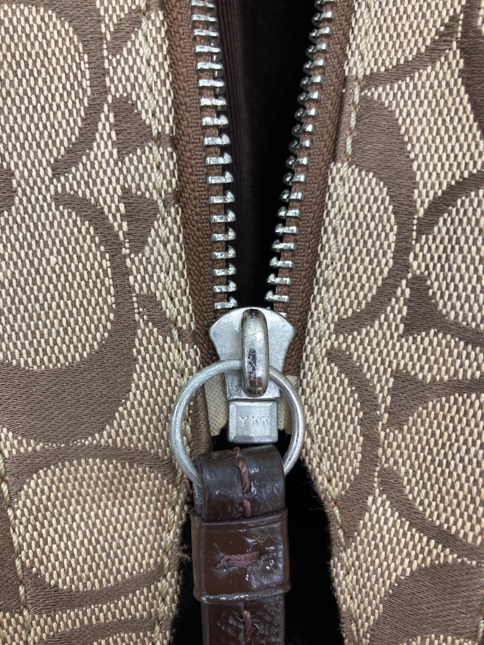 中古・古着通販】COACH (コーチ) シグネチャー ソーホー F13742