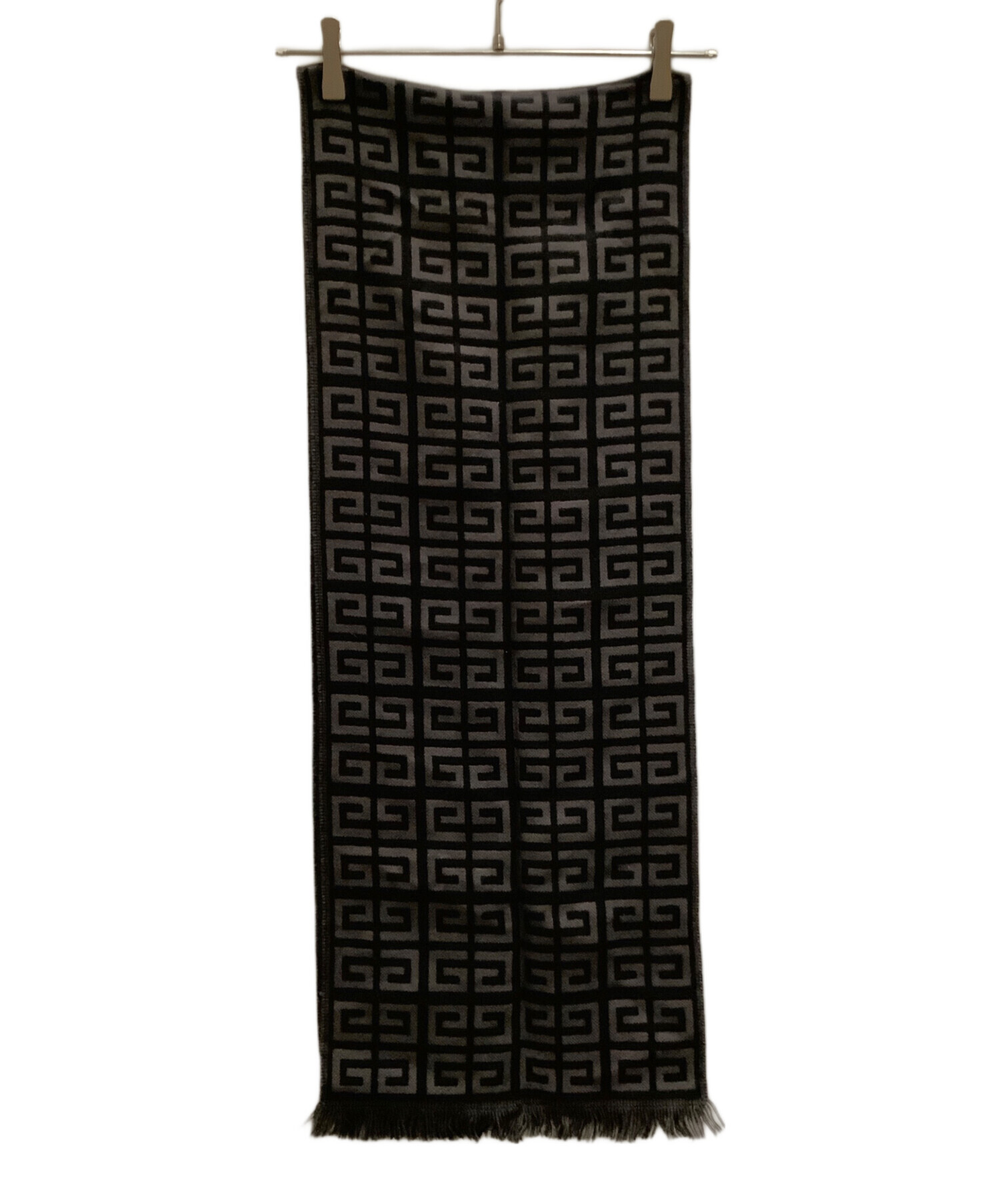Givenchy ブラック マフラー　激安 中古・古着通販】GIVENCHY (ジバンシィ) マフラー GIVENCHY(ジバンシィ