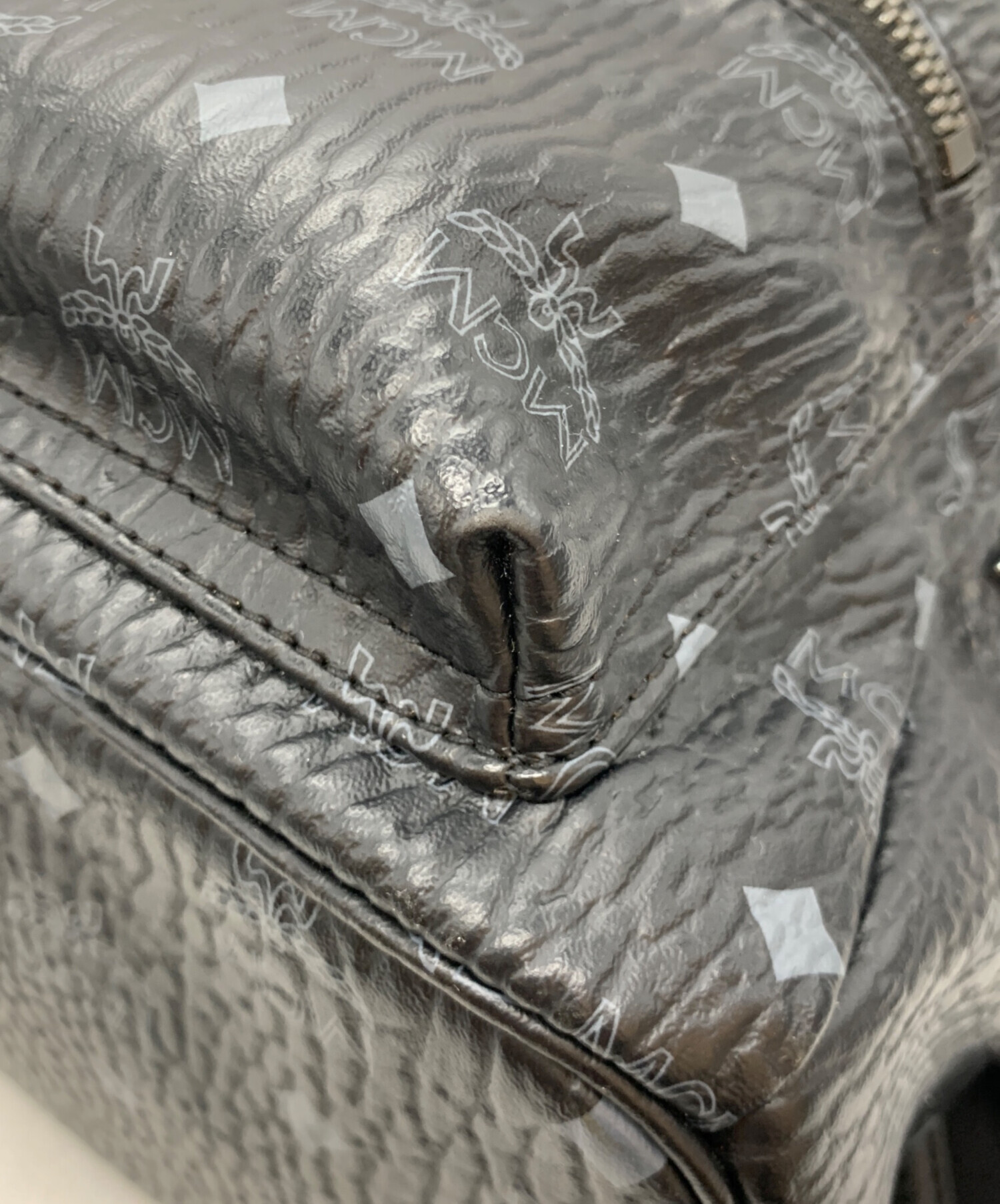 美品 MCM エムシーエム スタッズ レザー ショルダーバッグ グレー  レディース 古着 中古 USED 中古・古着通販】MCM (エムシーエム) スタッズリュック ブラック